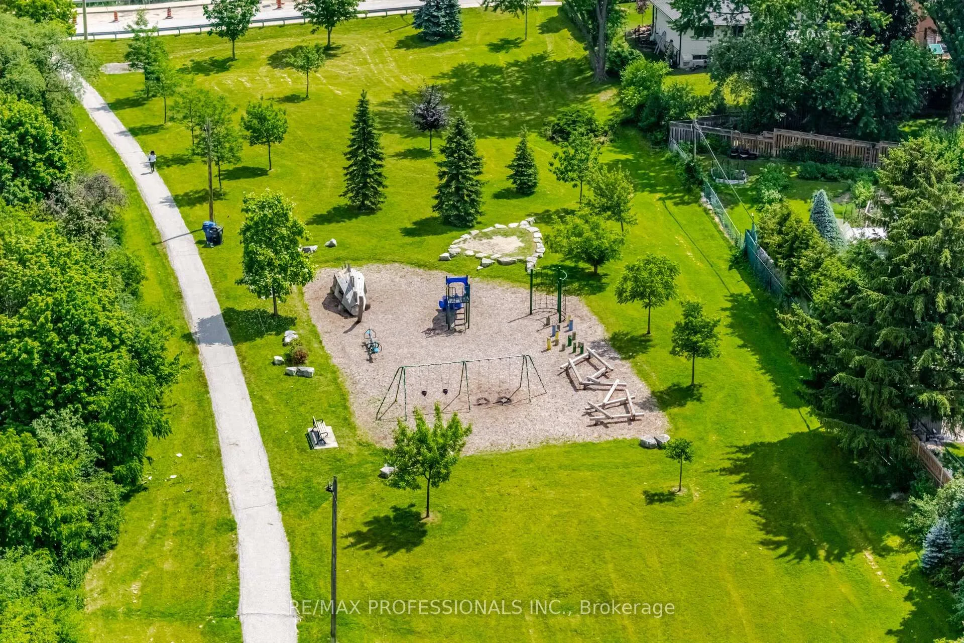 Photo 47 of 74 Ringway Crescent, Etobicoke, Elms-Old Rexdale — HOMEH
