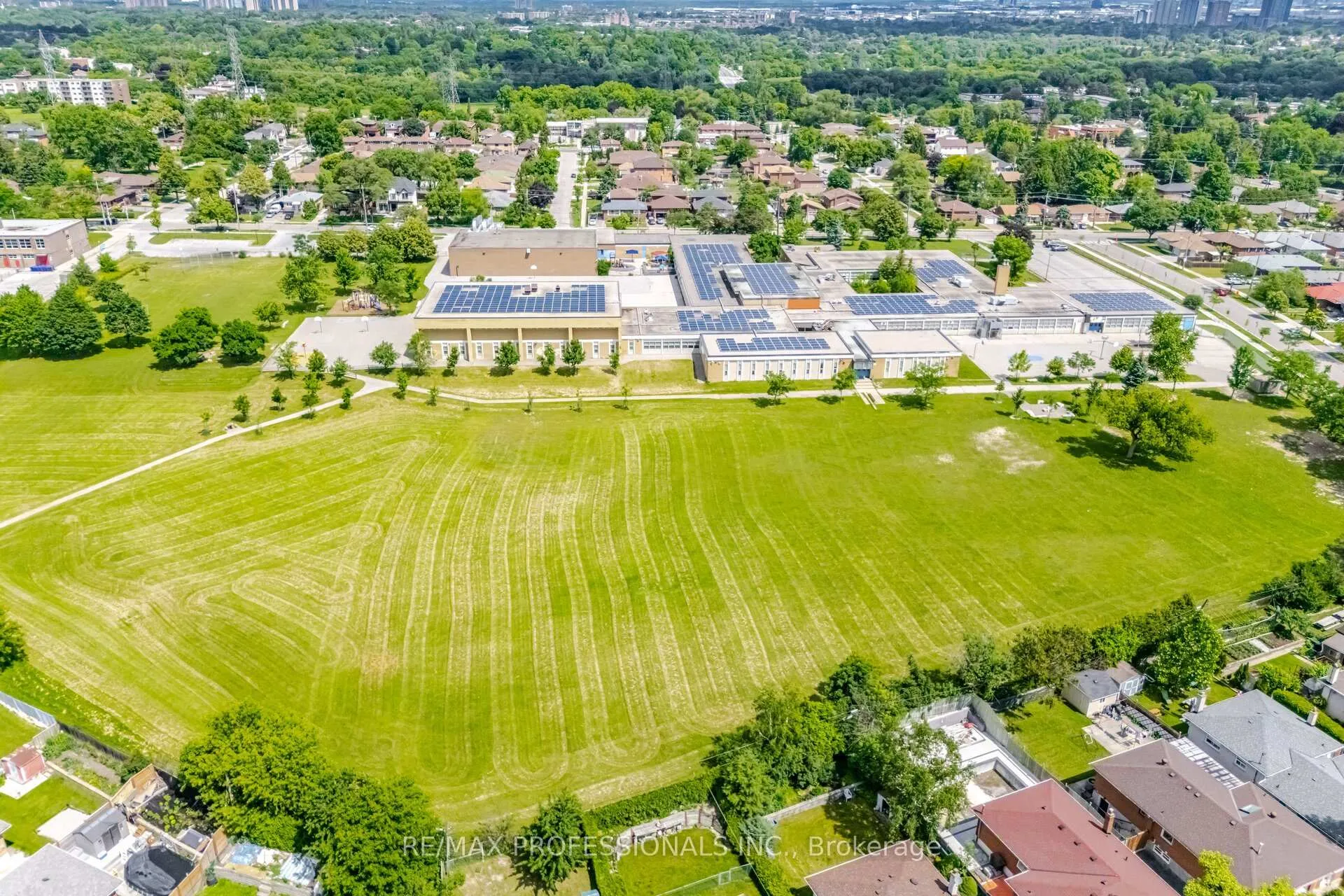Photo 48 of 74 Ringway Crescent, Etobicoke, Elms-Old Rexdale — HOMEH