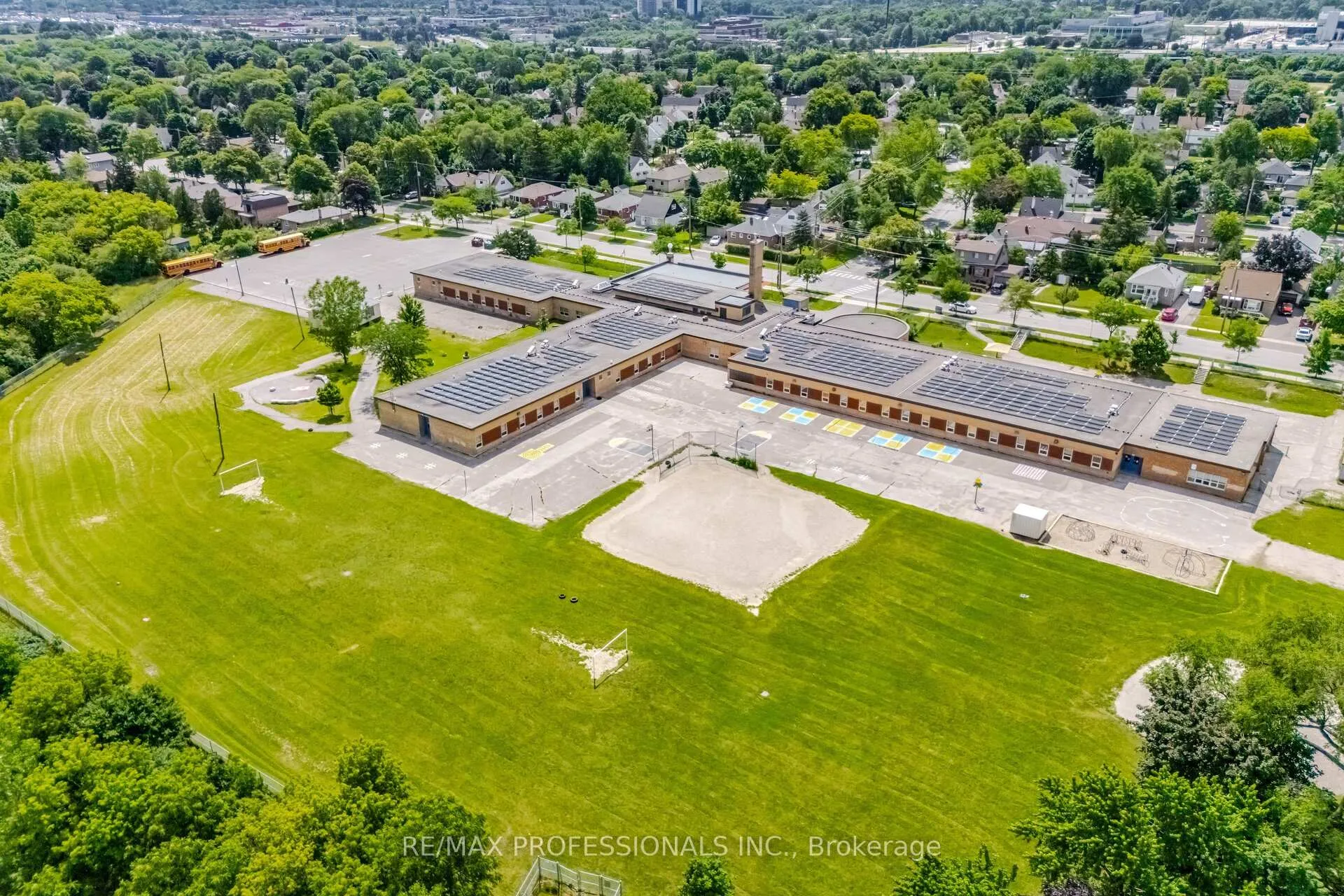 Photo 49 of 74 Ringway Crescent, Etobicoke, Elms-Old Rexdale — HOMEH