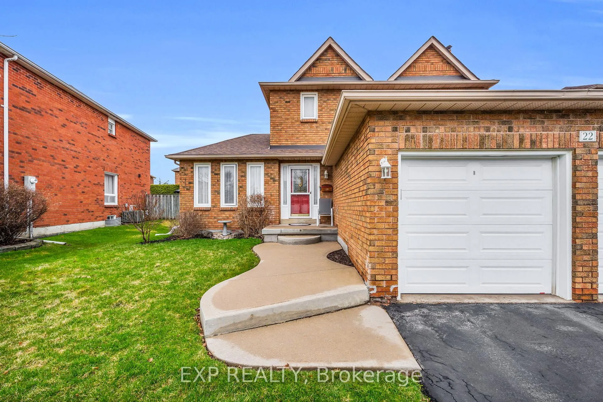 Photo 3 of 22 Bristol Avenue, Brampton, Northwood Park — HOMEH