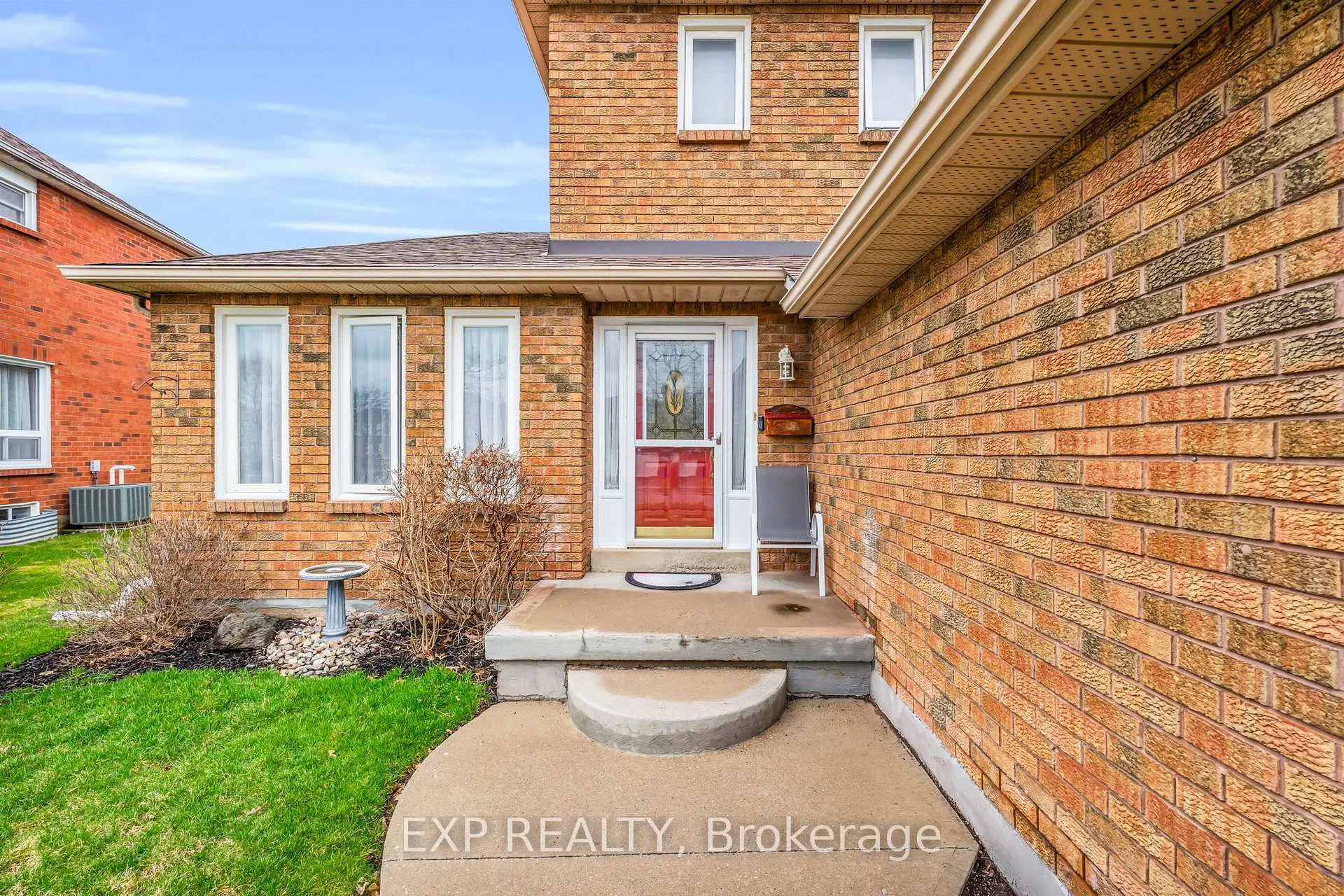 Photo 4 of 22 Bristol Avenue, Brampton, Northwood Park — HOMEH