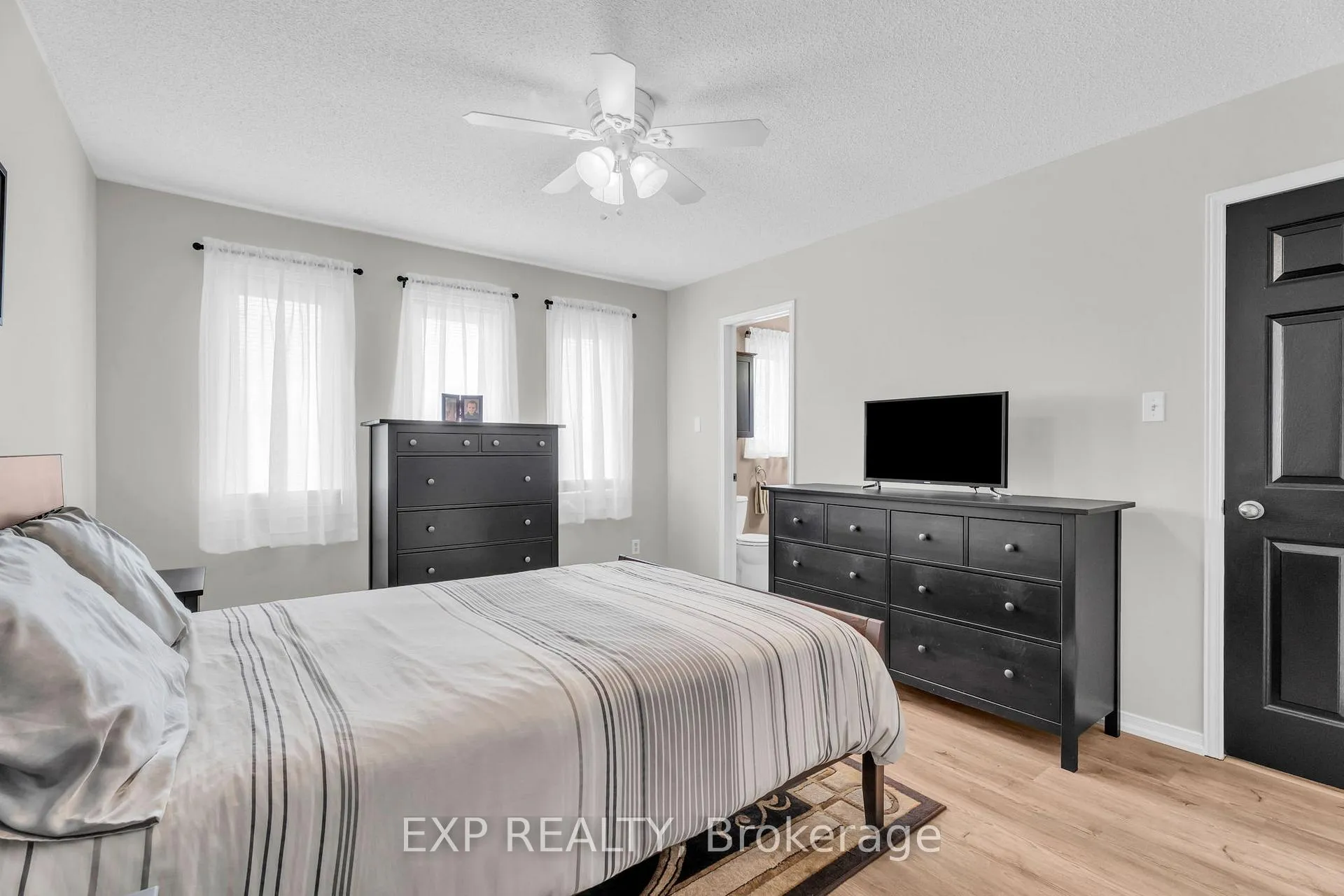 Photo 25 of 22 Bristol Avenue, Brampton, Northwood Park — HOMEH
