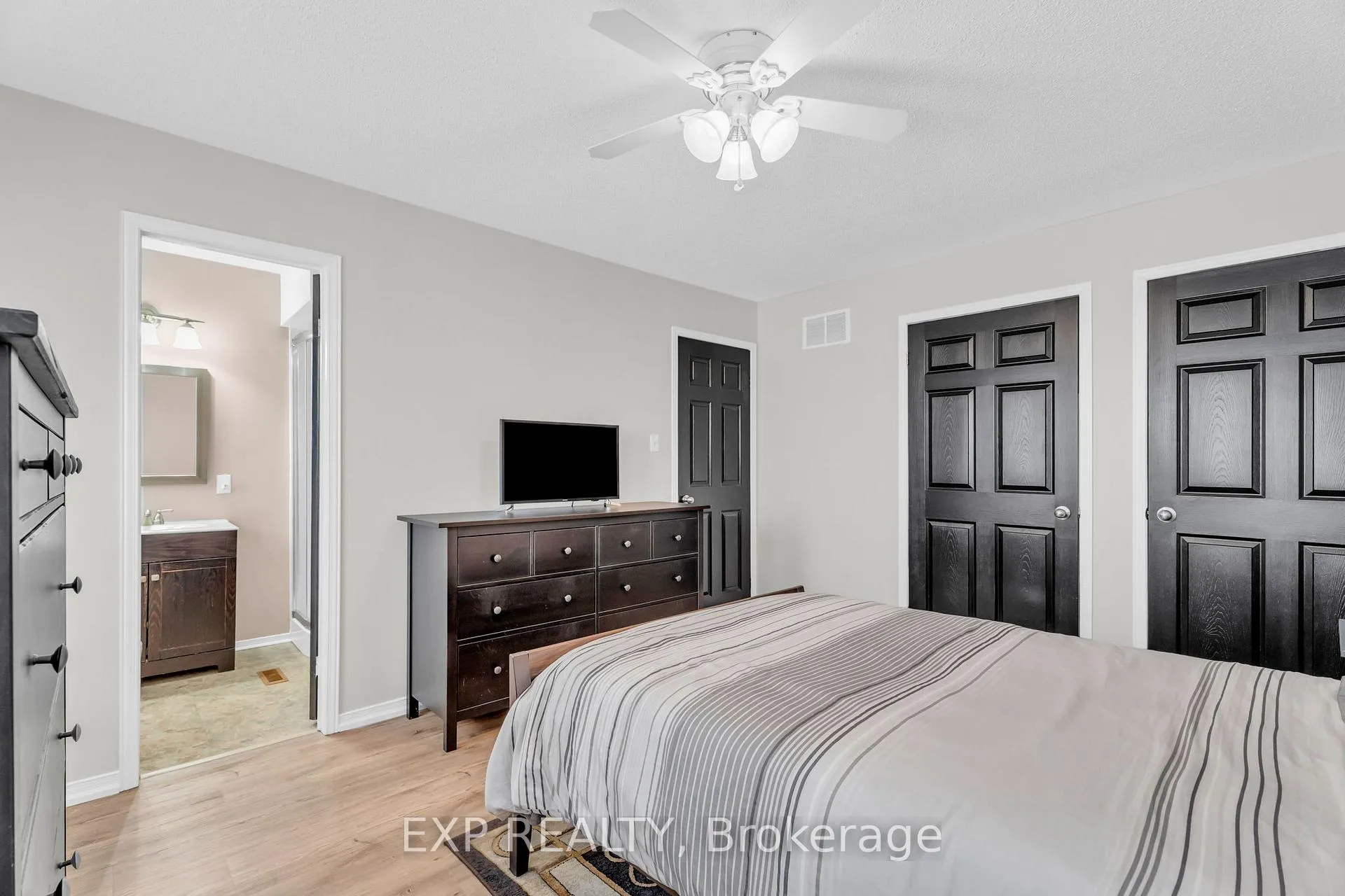 Photo 26 of 22 Bristol Avenue, Brampton, Northwood Park — HOMEH