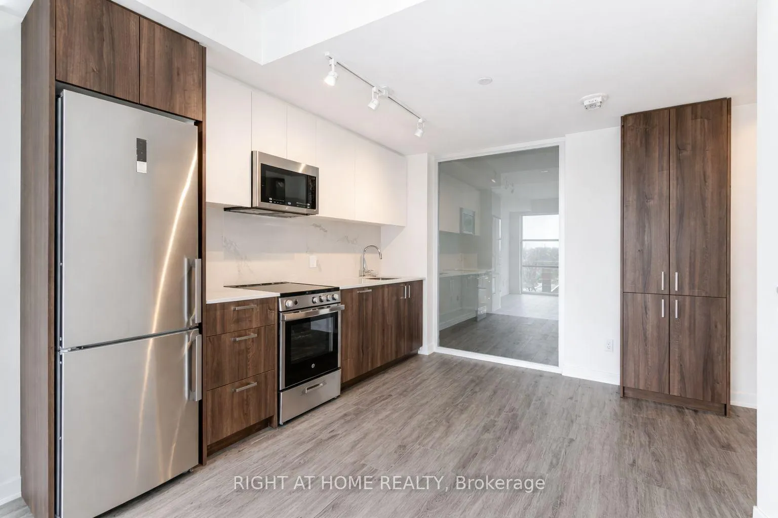Photo 5 of Unit 418, 1787 St Clair Avenue, Toronto, Weston-Pellam Park — HOMEH