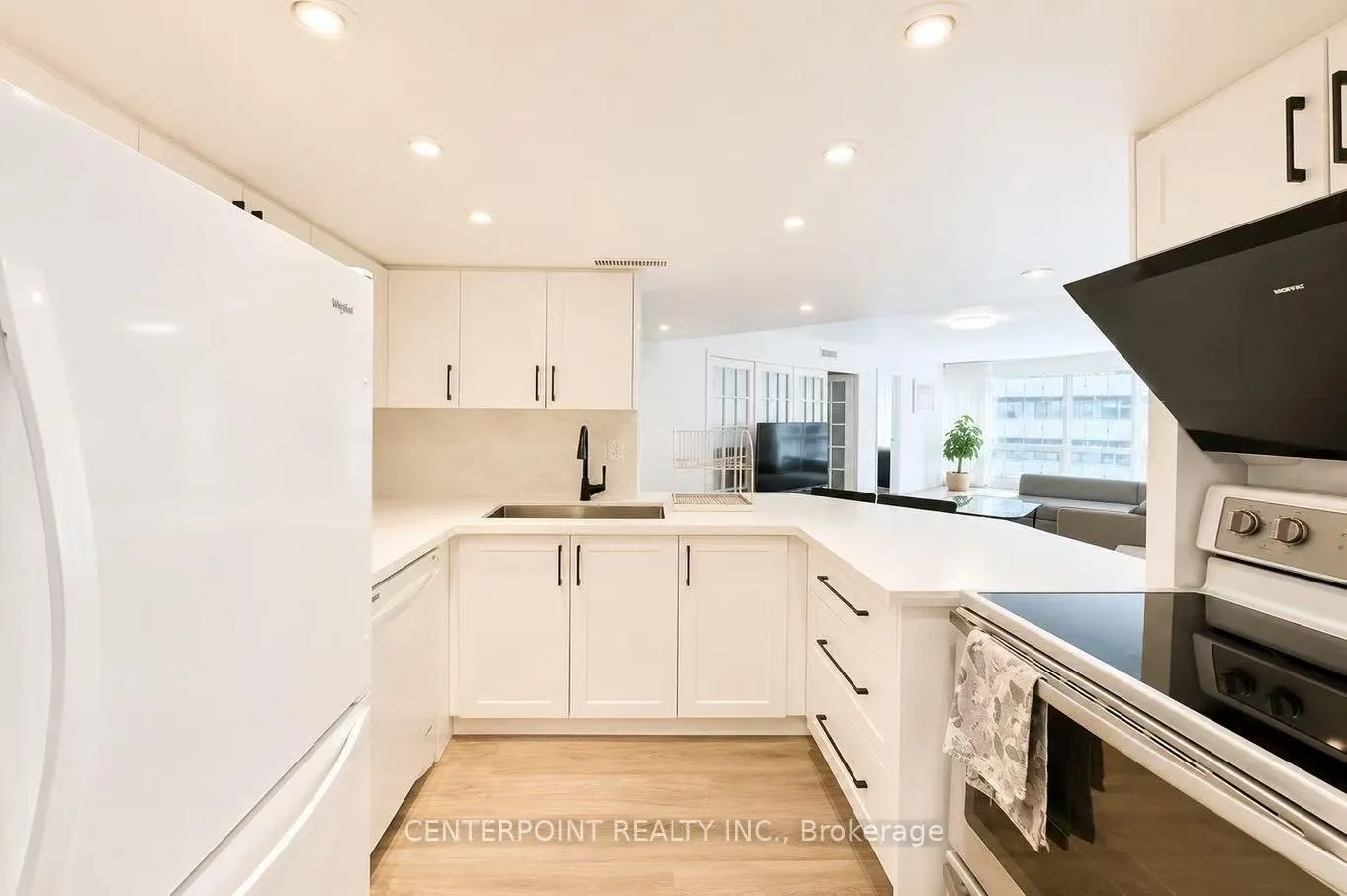 Front of Unit 1214, 1001 Bay Street