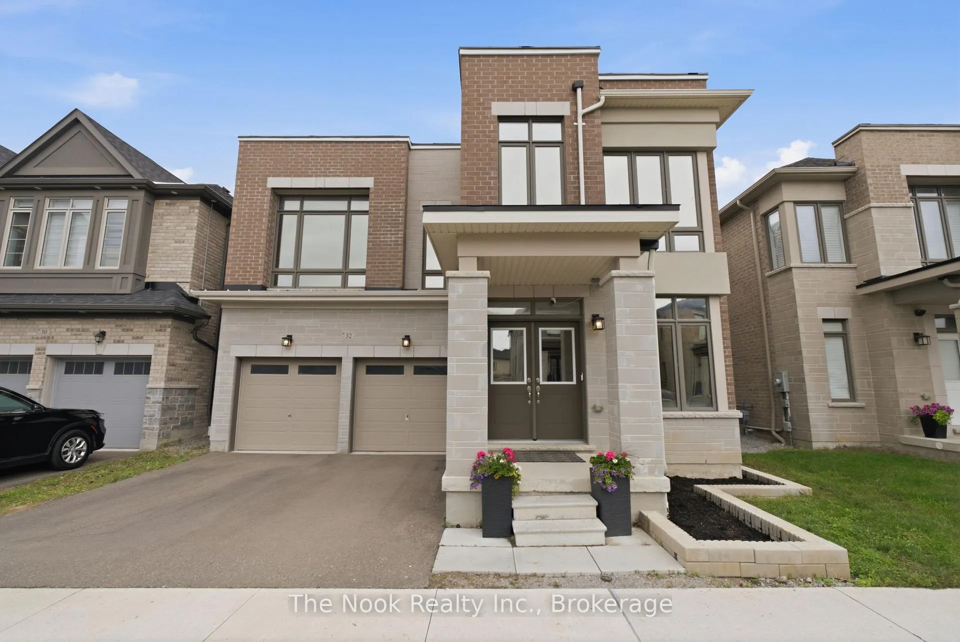 Photo 3 of 32 Priory Drive, Whitby, Rural Whitby — HOMEH