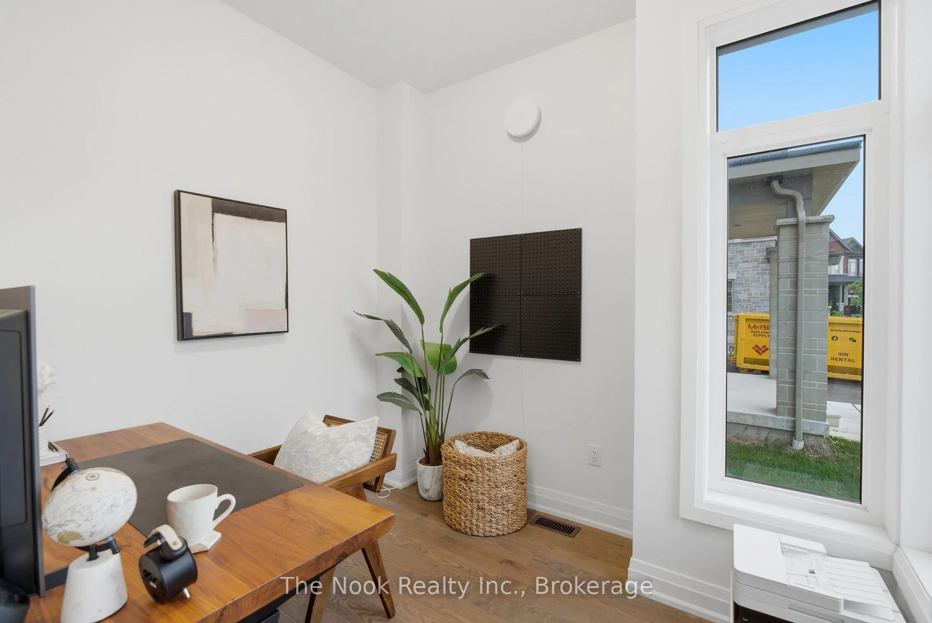 Photo 4 of 32 Priory Drive, Whitby, Rural Whitby — HOMEH