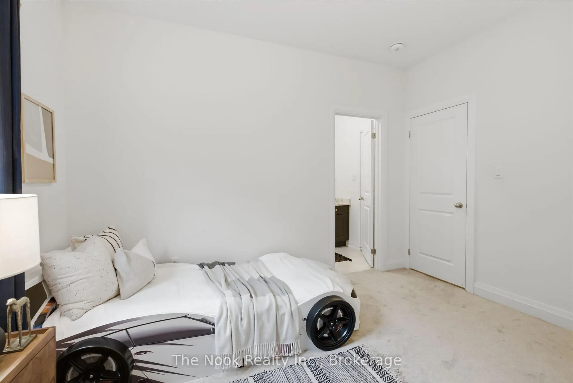Photo 41 of 32 Priory Drive, Whitby, Rural Whitby — HOMEH