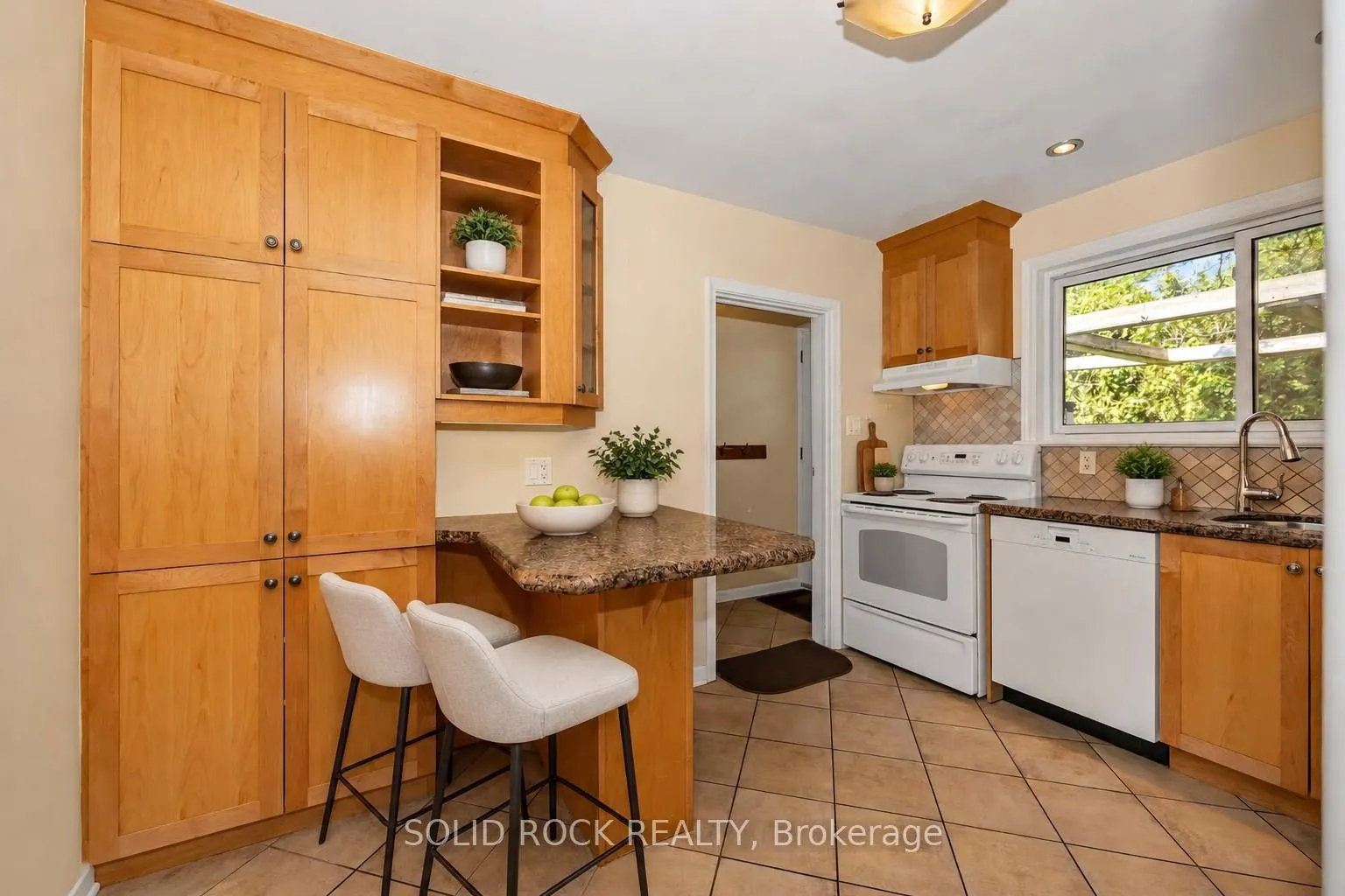 Photo 3 of 1235 Major Street, Ottawa, Bel Air Park — HOMEH