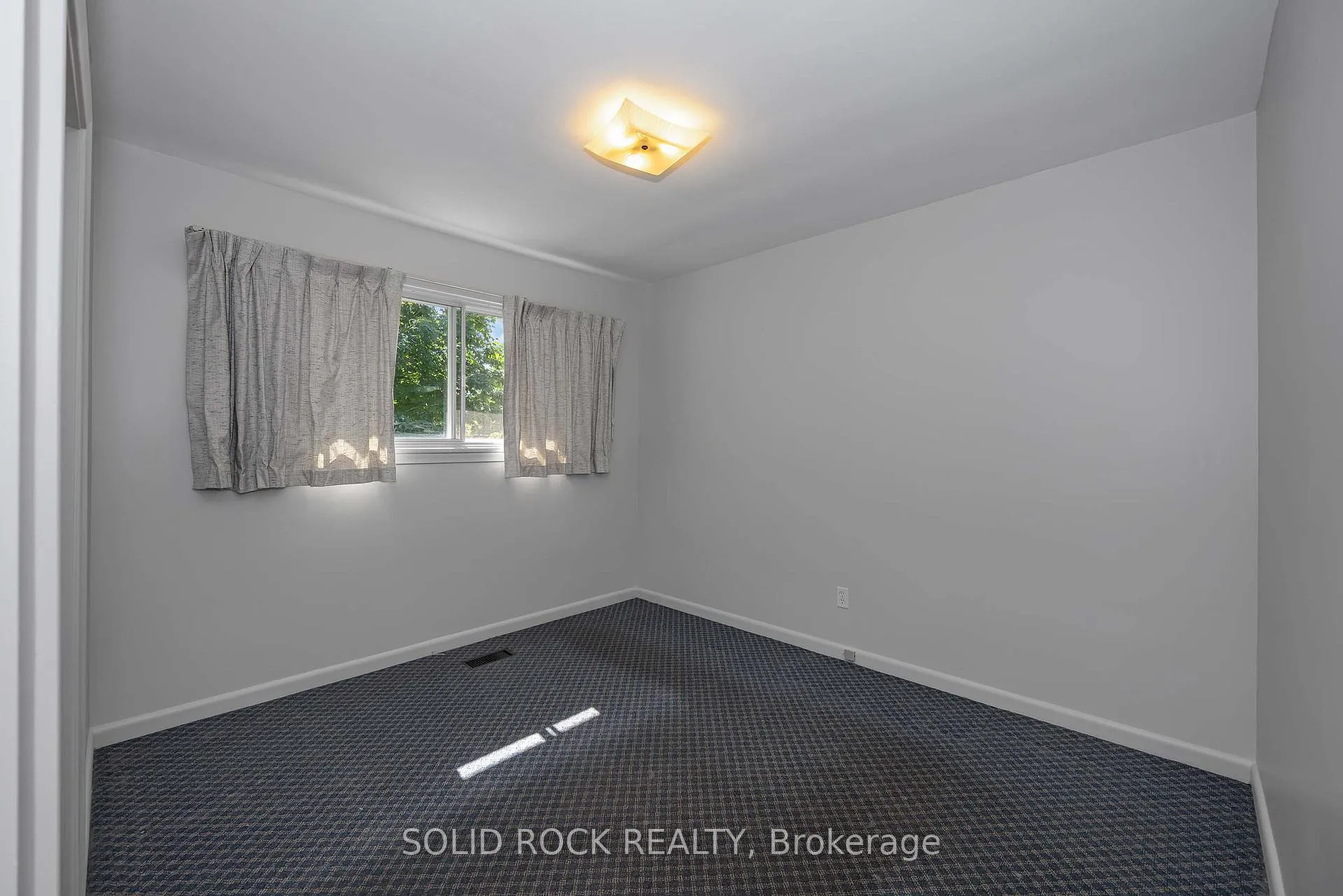 Photo 15 of 1235 Major Street, Ottawa, Bel Air Park — HOMEH