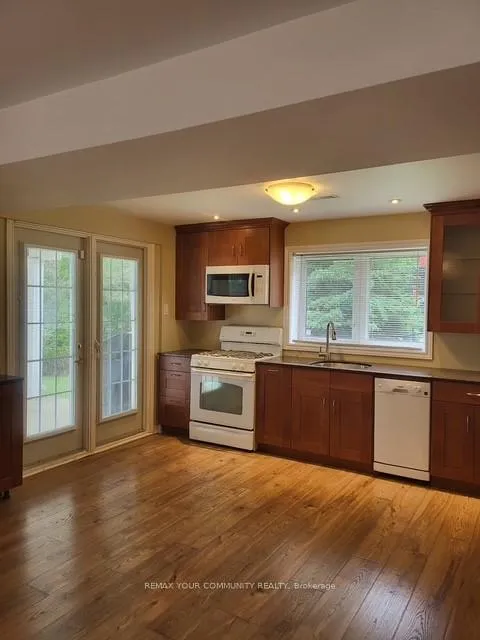 Photo 6 of 85 Emms Drive, Barrie, Holly — HOMEH