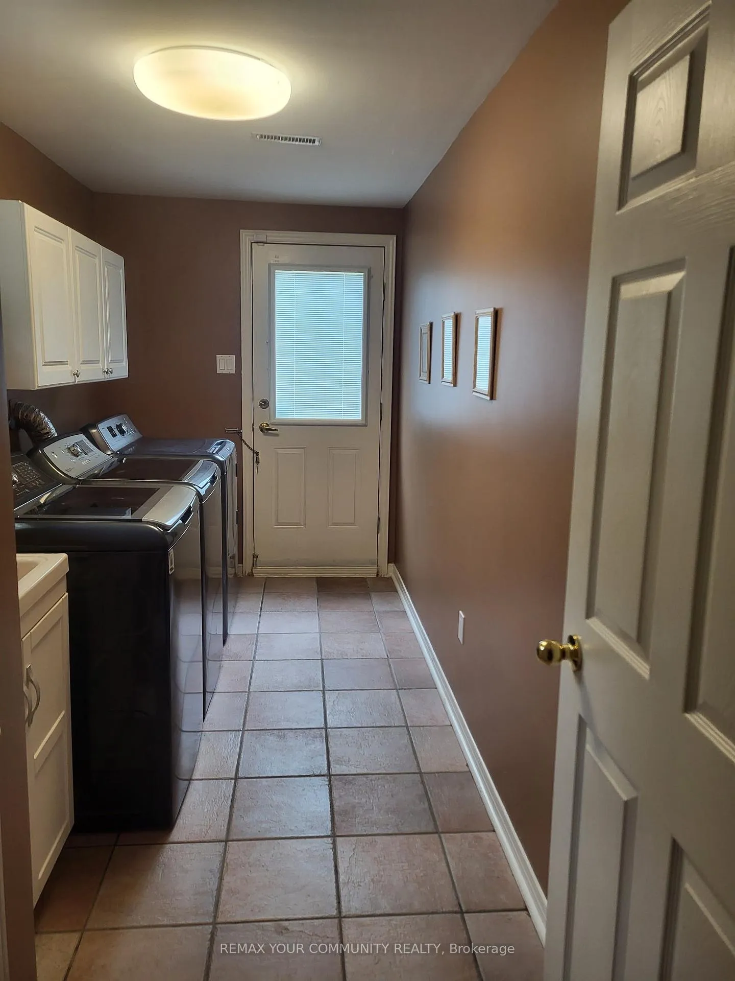 Photo 12 of 85 Emms Drive, Barrie, Holly — HOMEH
