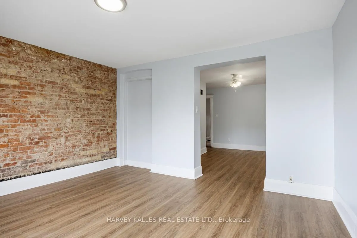Photo 3 of Unit Upper, 914 Bloor Street W, Toronto, Dovercourt-Wallace Emerson-Junction — HOMEH