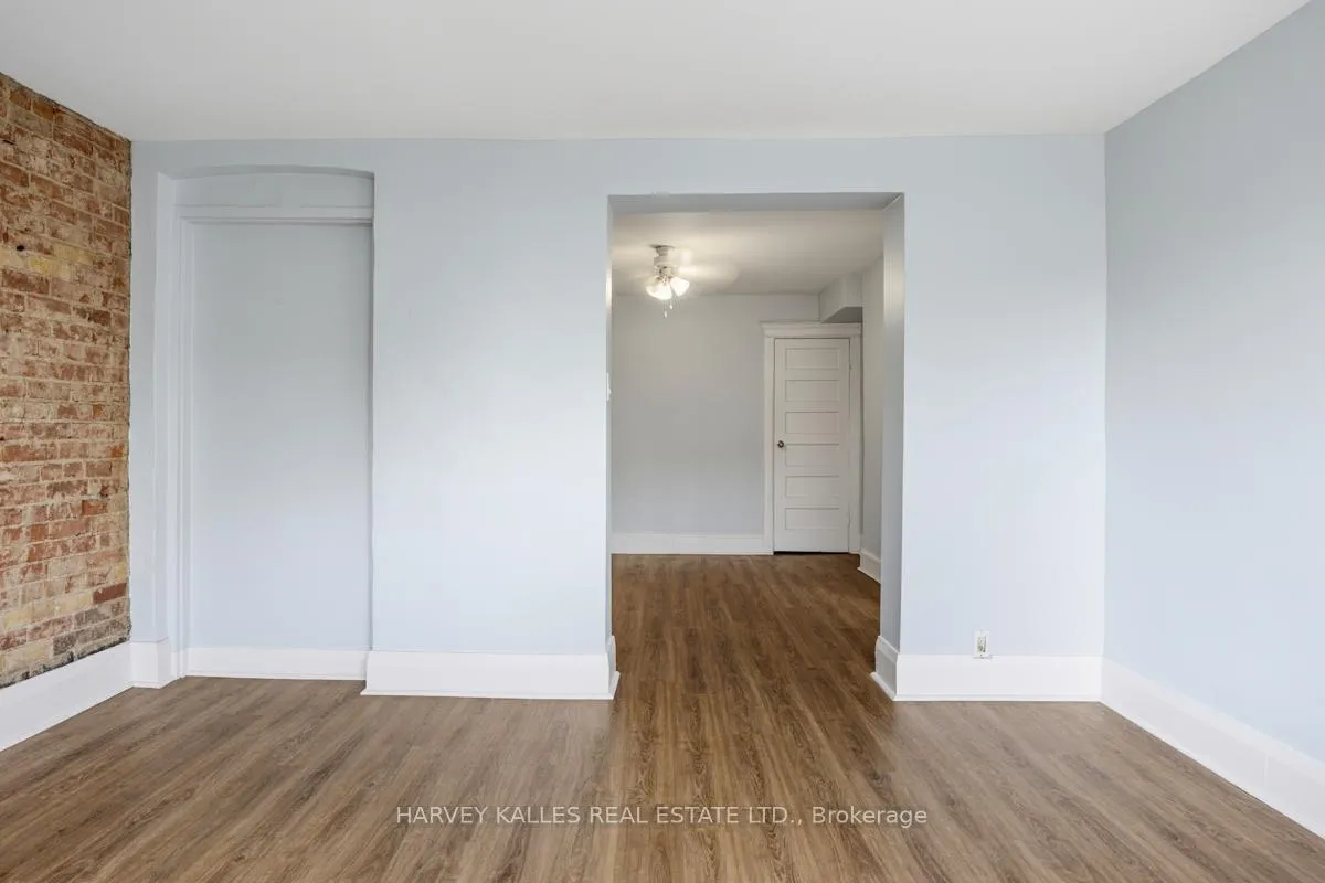 Photo 4 of Unit Upper, 914 Bloor Street W, Toronto, Dovercourt-Wallace Emerson-Junction — HOMEH