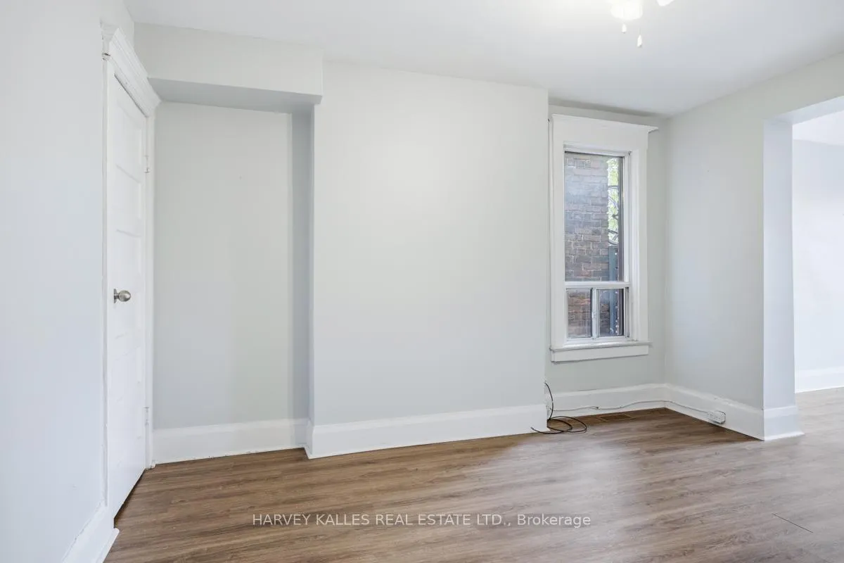 Photo 6 of Unit Upper, 914 Bloor Street W, Toronto, Dovercourt-Wallace Emerson-Junction — HOMEH