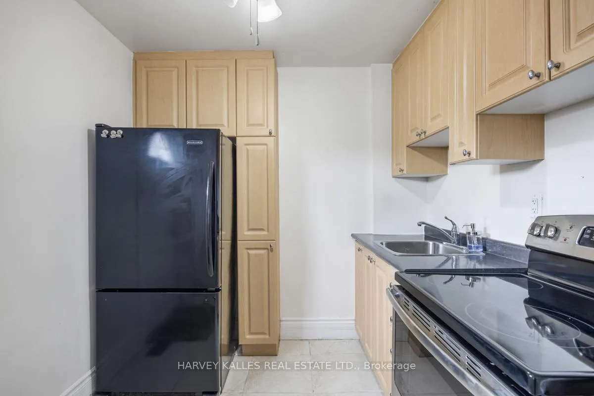 Photo 10 of Unit Upper, 914 Bloor Street W, Toronto, Dovercourt-Wallace Emerson-Junction — HOMEH