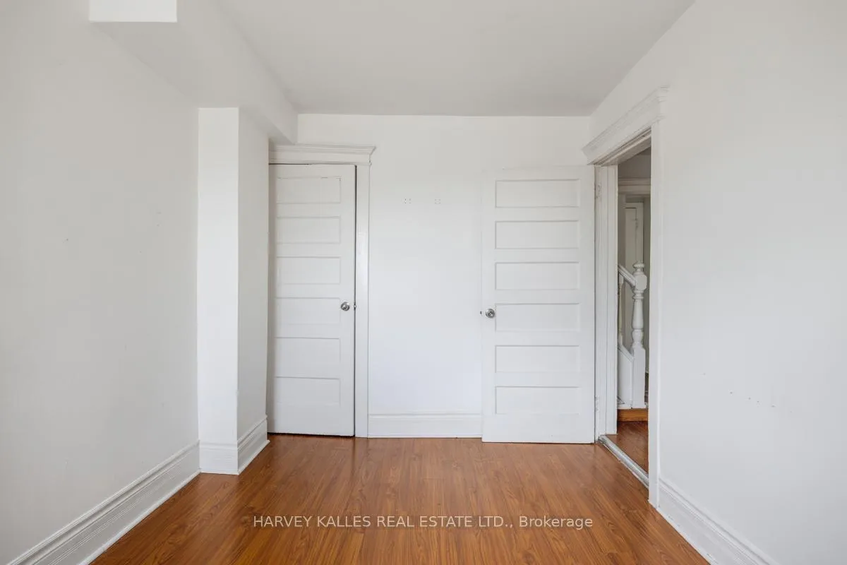Photo 12 of Unit Upper, 914 Bloor Street W, Toronto, Dovercourt-Wallace Emerson-Junction — HOMEH