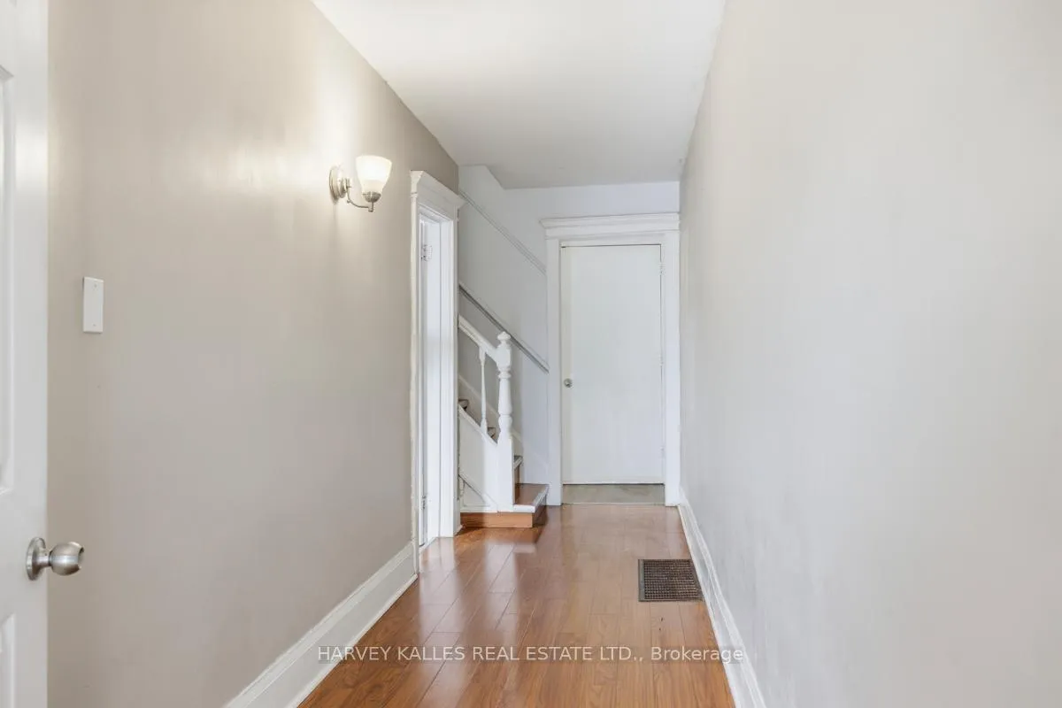 Photo 14 of Unit Upper, 914 Bloor Street W, Toronto, Dovercourt-Wallace Emerson-Junction — HOMEH