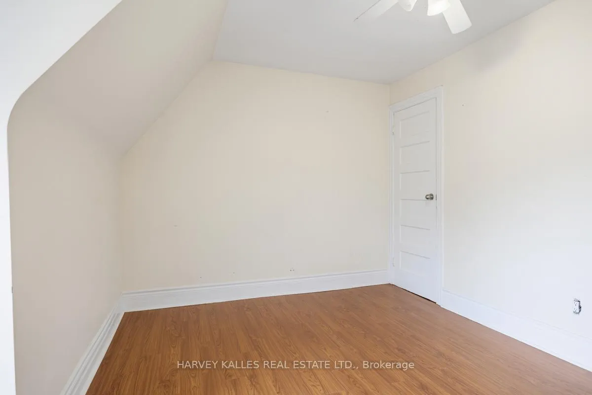 Photo 19 of Unit Upper, 914 Bloor Street W, Toronto, Dovercourt-Wallace Emerson-Junction — HOMEH