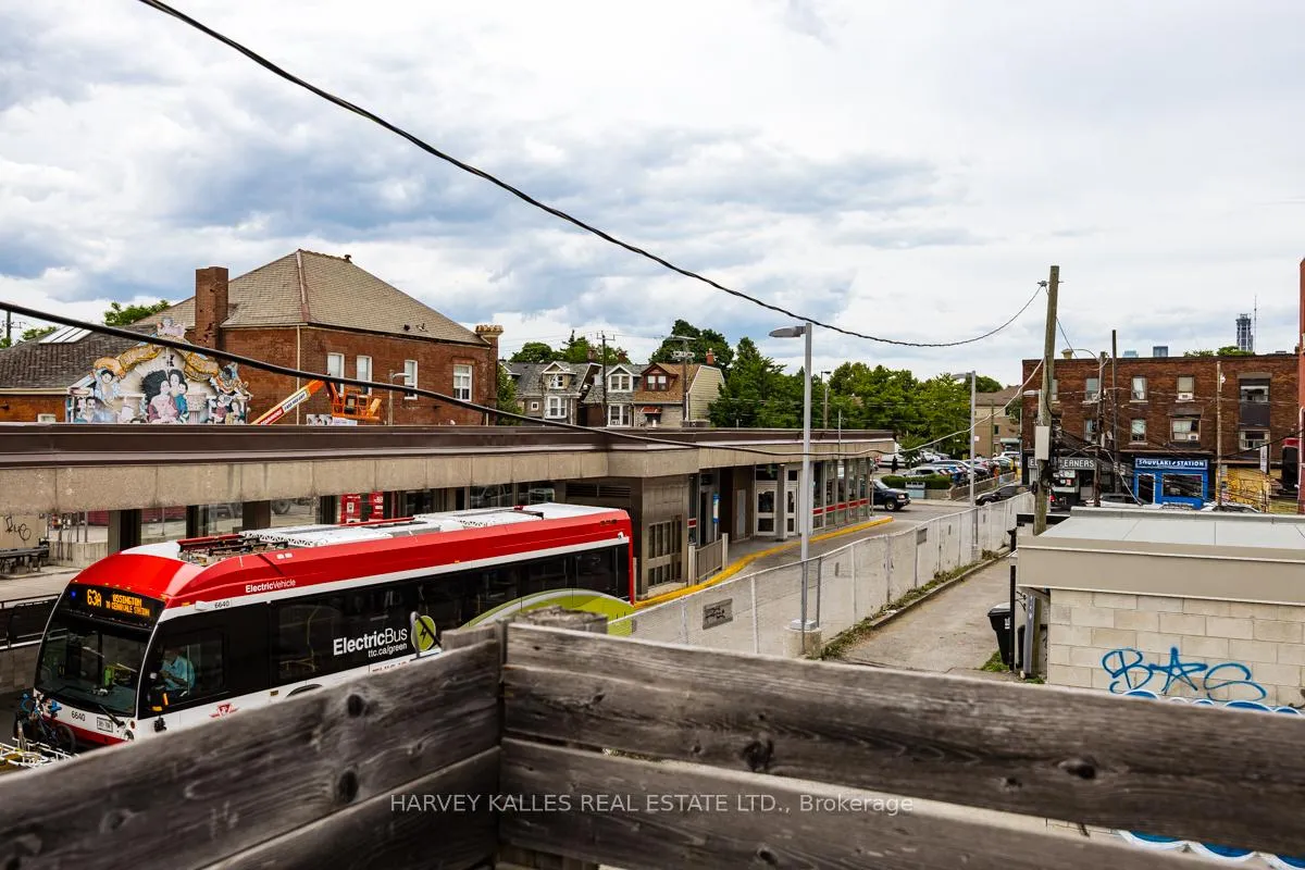 Photo 24 of Unit Upper, 914 Bloor Street W, Toronto, Dovercourt-Wallace Emerson-Junction — HOMEH