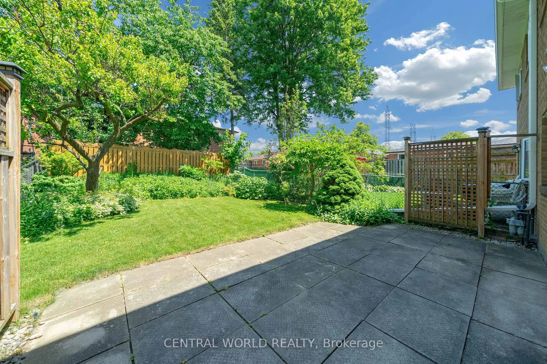 Photo 10 of 81 Pineway Boulevard, North York, Bayview Woods-Steeles — HOMEH