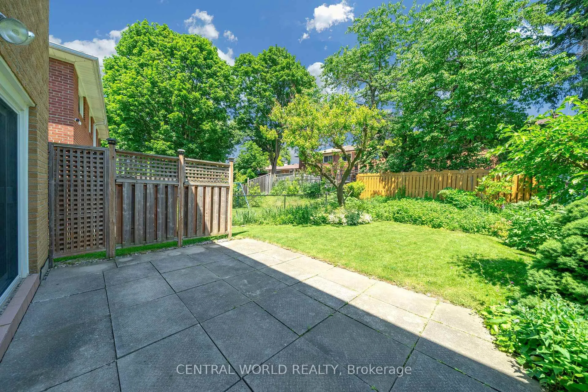 Photo 11 of 81 Pineway Boulevard, North York, Bayview Woods-Steeles — HOMEH