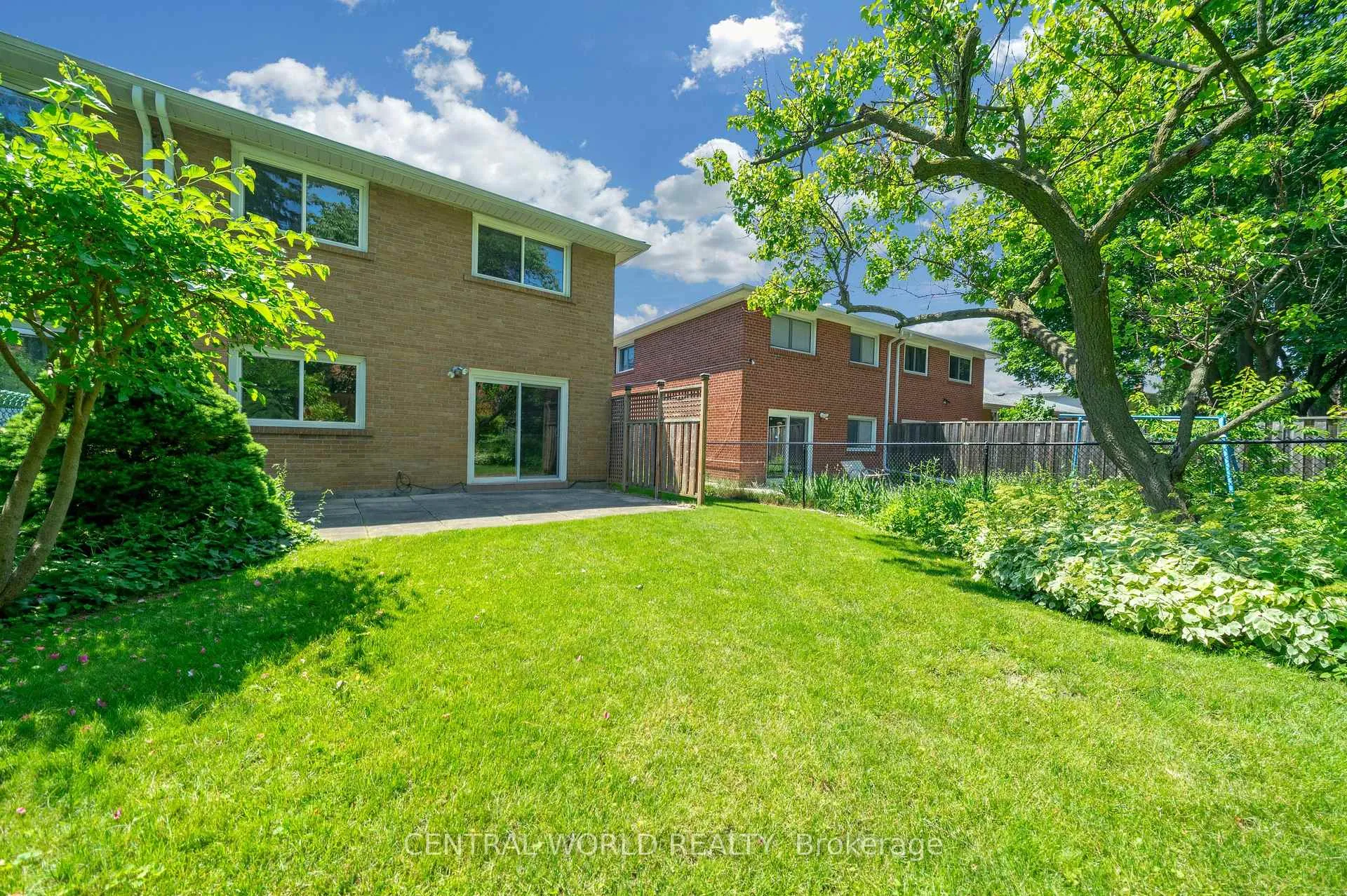 Photo 12 of 81 Pineway Boulevard, North York, Bayview Woods-Steeles — HOMEH