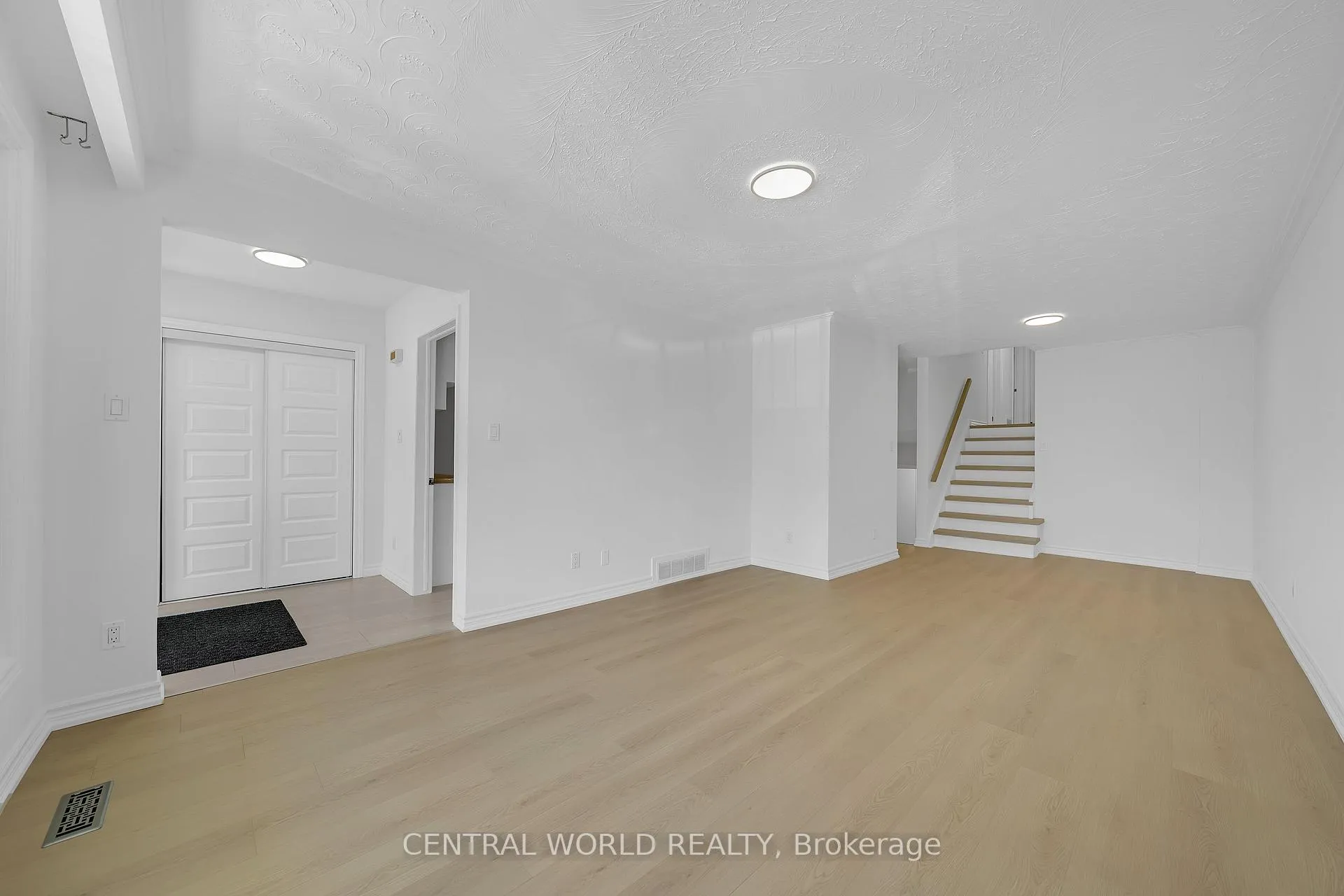 Photo 17 of 81 Pineway Boulevard, North York, Bayview Woods-Steeles — HOMEH
