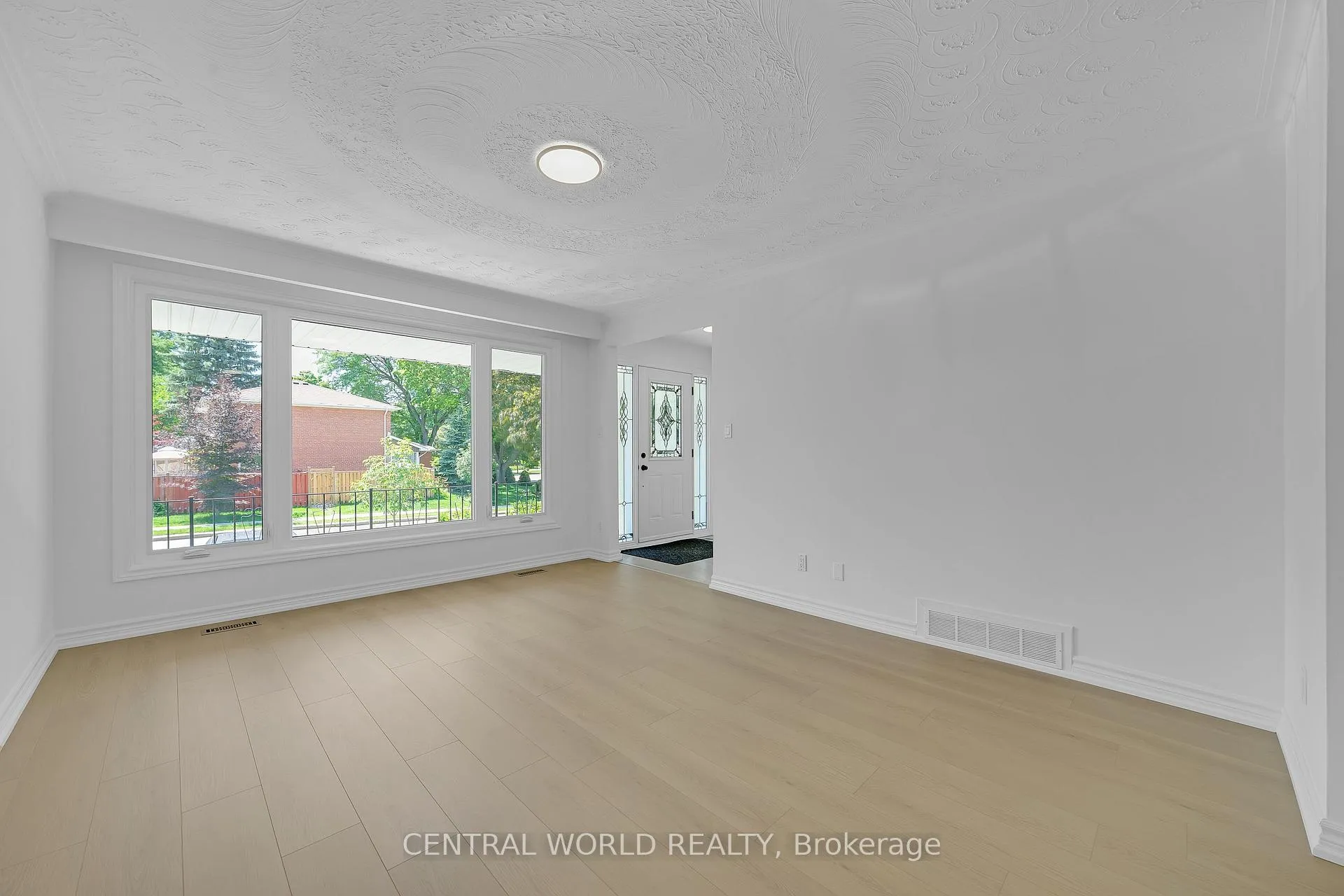 Photo 19 of 81 Pineway Boulevard, North York, Bayview Woods-Steeles — HOMEH