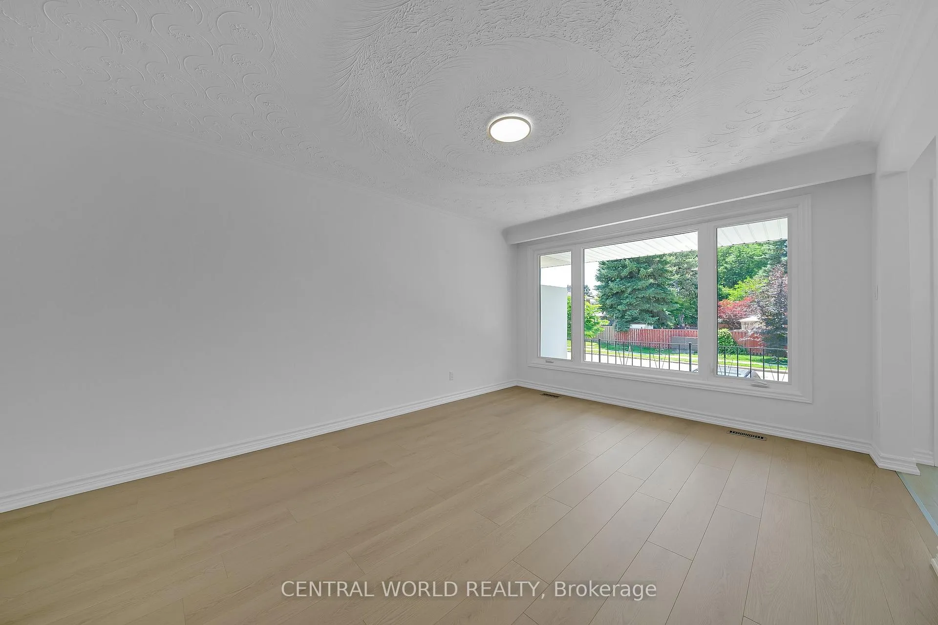 Photo 20 of 81 Pineway Boulevard, North York, Bayview Woods-Steeles — HOMEH