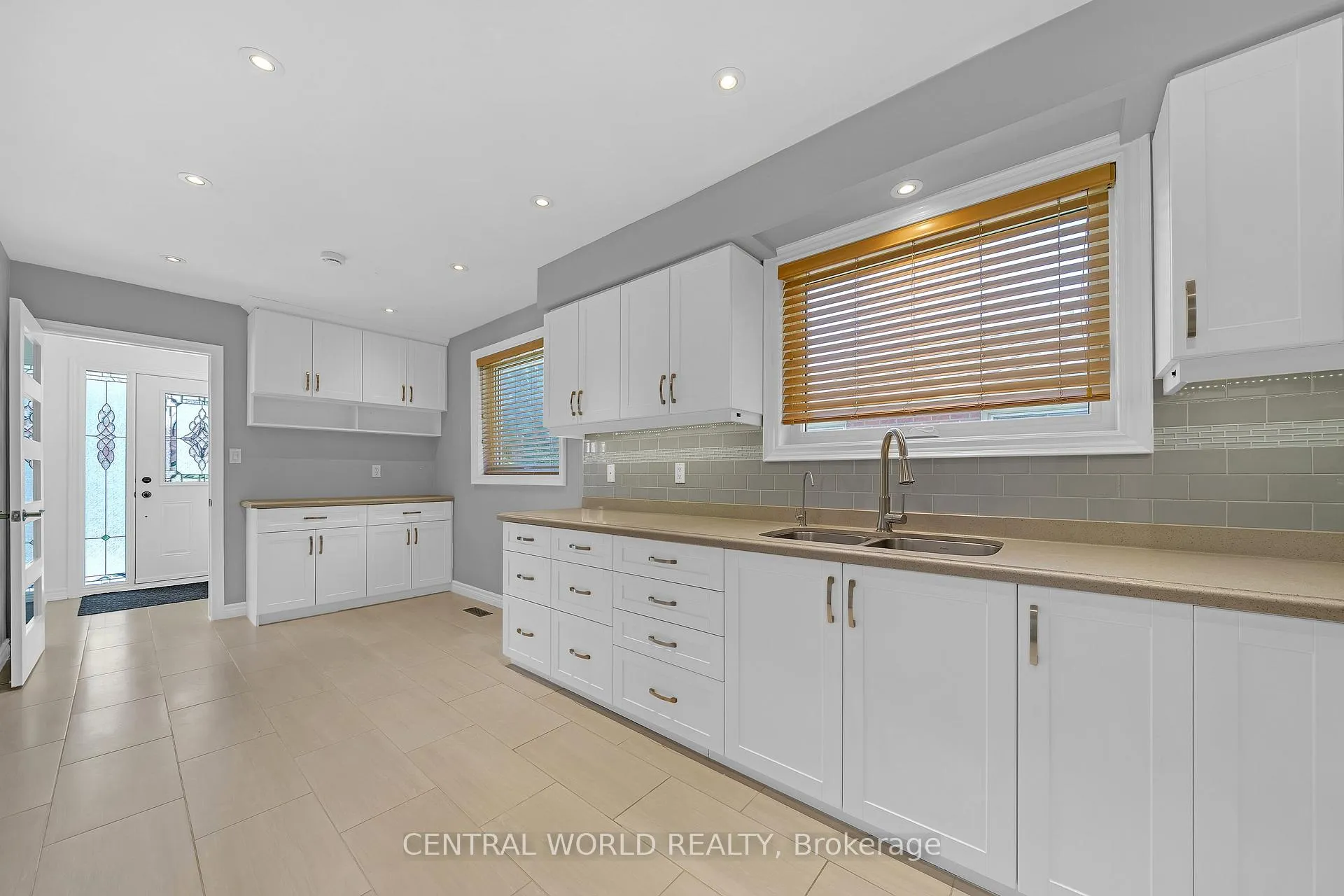 Photo 26 of 81 Pineway Boulevard, North York, Bayview Woods-Steeles — HOMEH