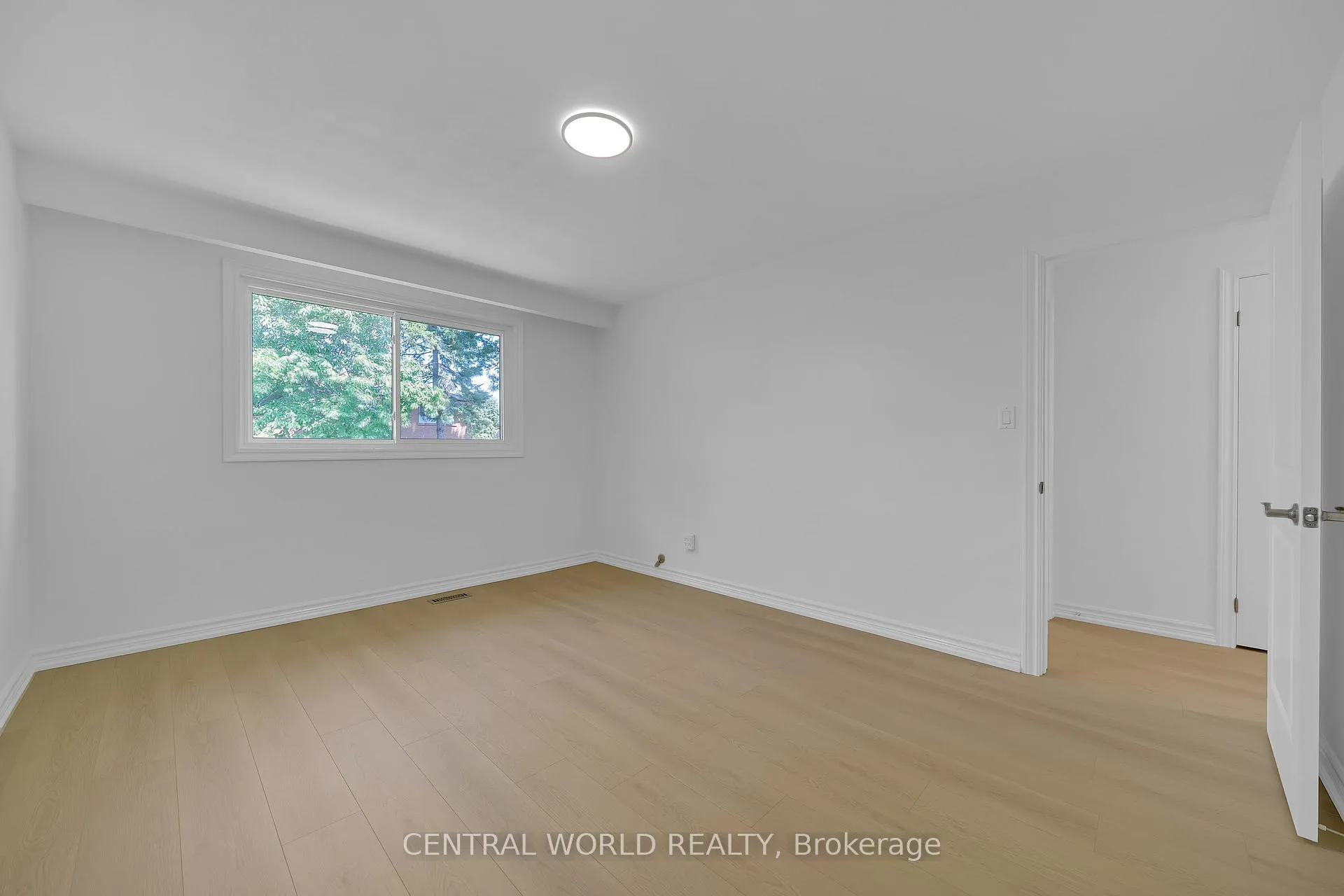 Photo 32 of 81 Pineway Boulevard, North York, Bayview Woods-Steeles — HOMEH