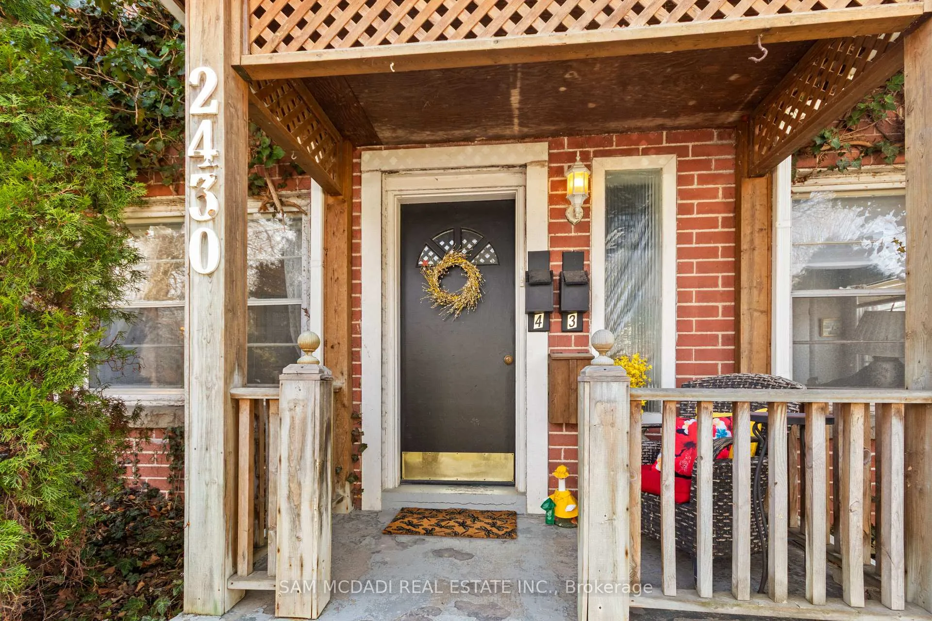 Photo 8 of 2430 - 2432 First Street, Burlington, Brant — HOMEH