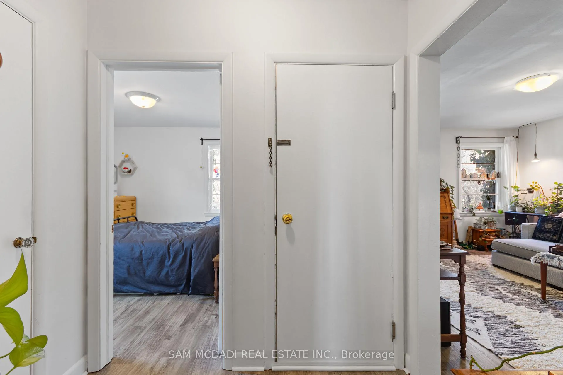 Photo 9 of 2430 - 2432 First Street, Burlington, Brant — HOMEH