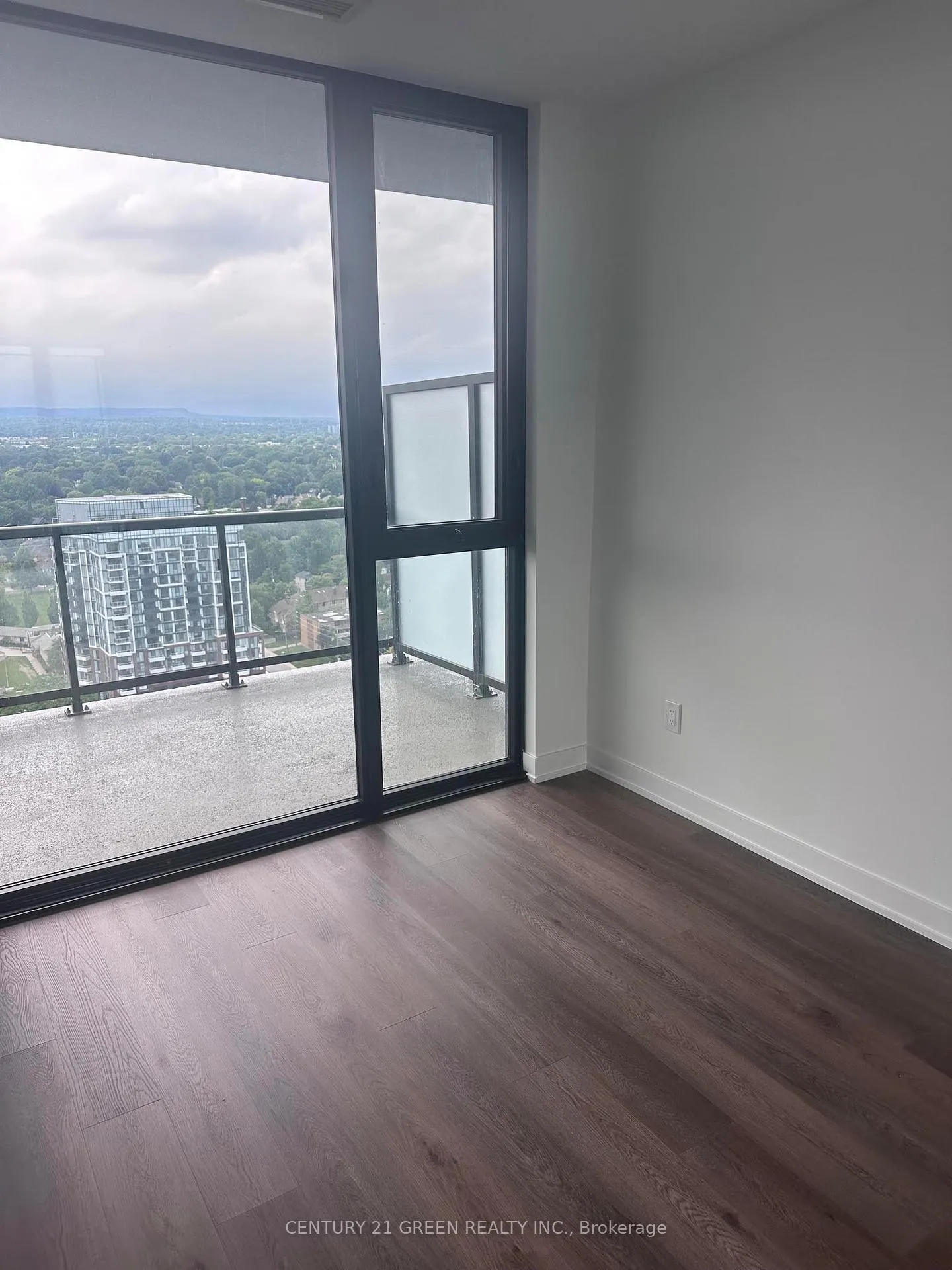 Photo 7 of Unit 2211, 2075 Lakeshore Road, Burlington, Brant — HOMEH