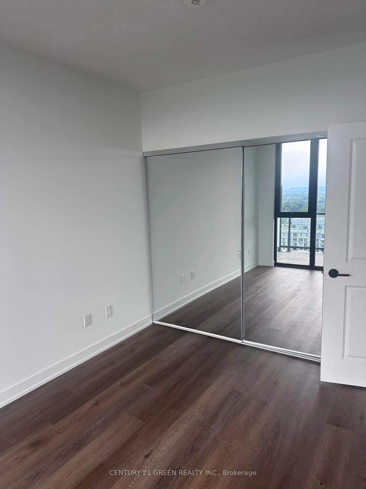 Photo 8 of Unit 2211, 2075 Lakeshore Road, Burlington, Brant — HOMEH