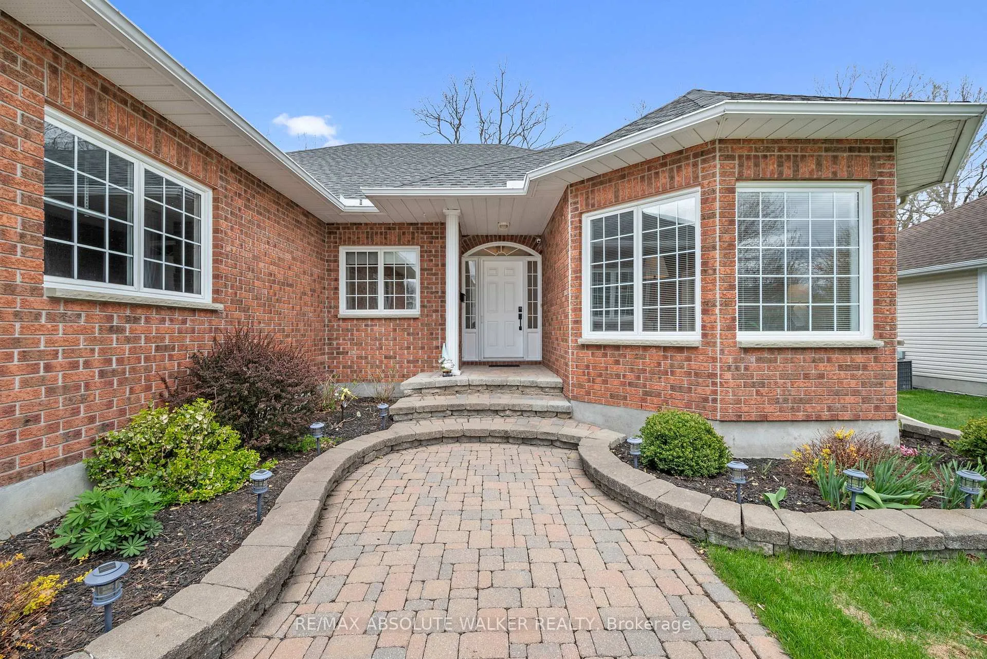 Photo 2 of 20 Mary Hill Crescent, Ottawa, Richmond — HOMEH