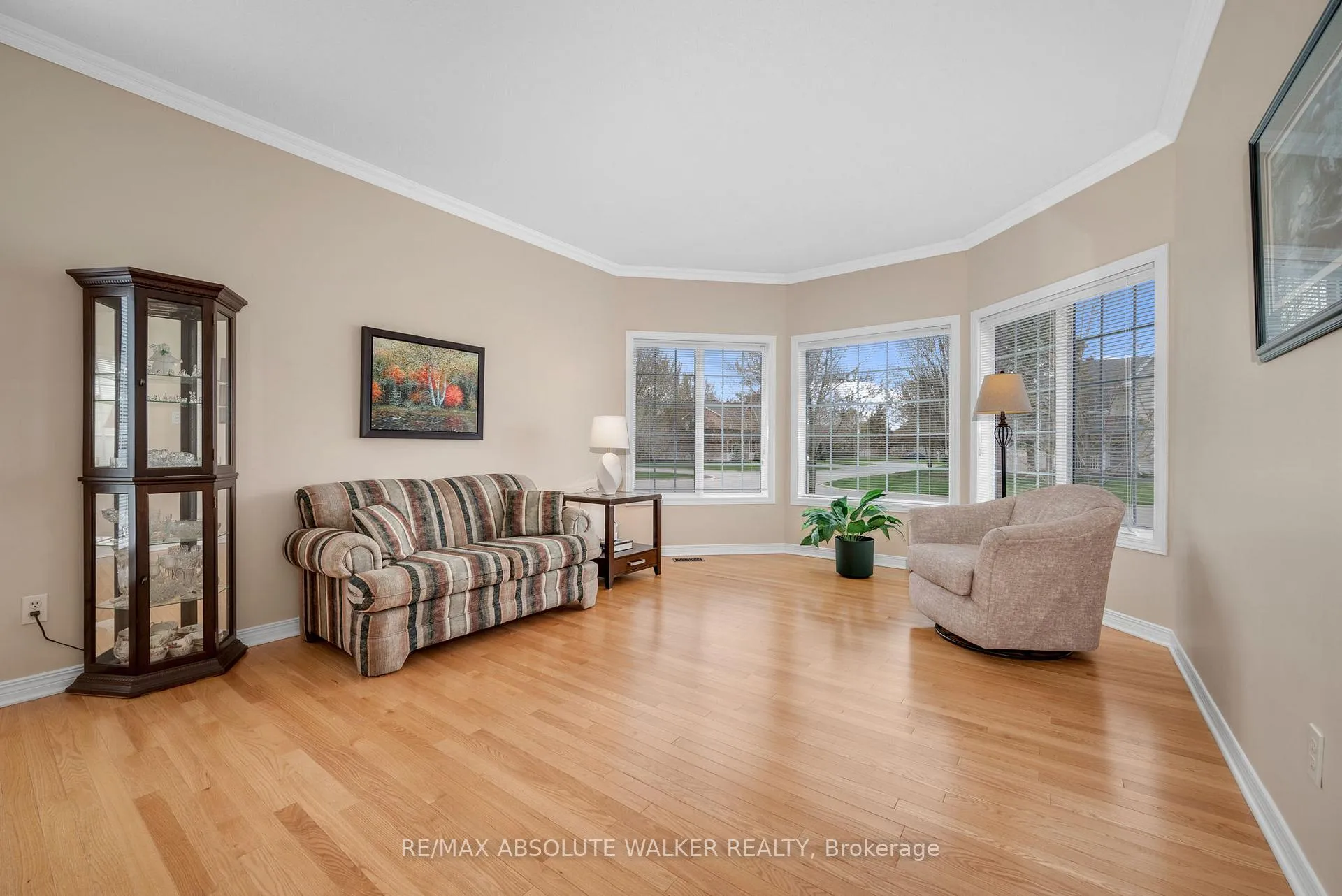 Photo 4 of 20 Mary Hill Crescent, Ottawa, Richmond — HOMEH