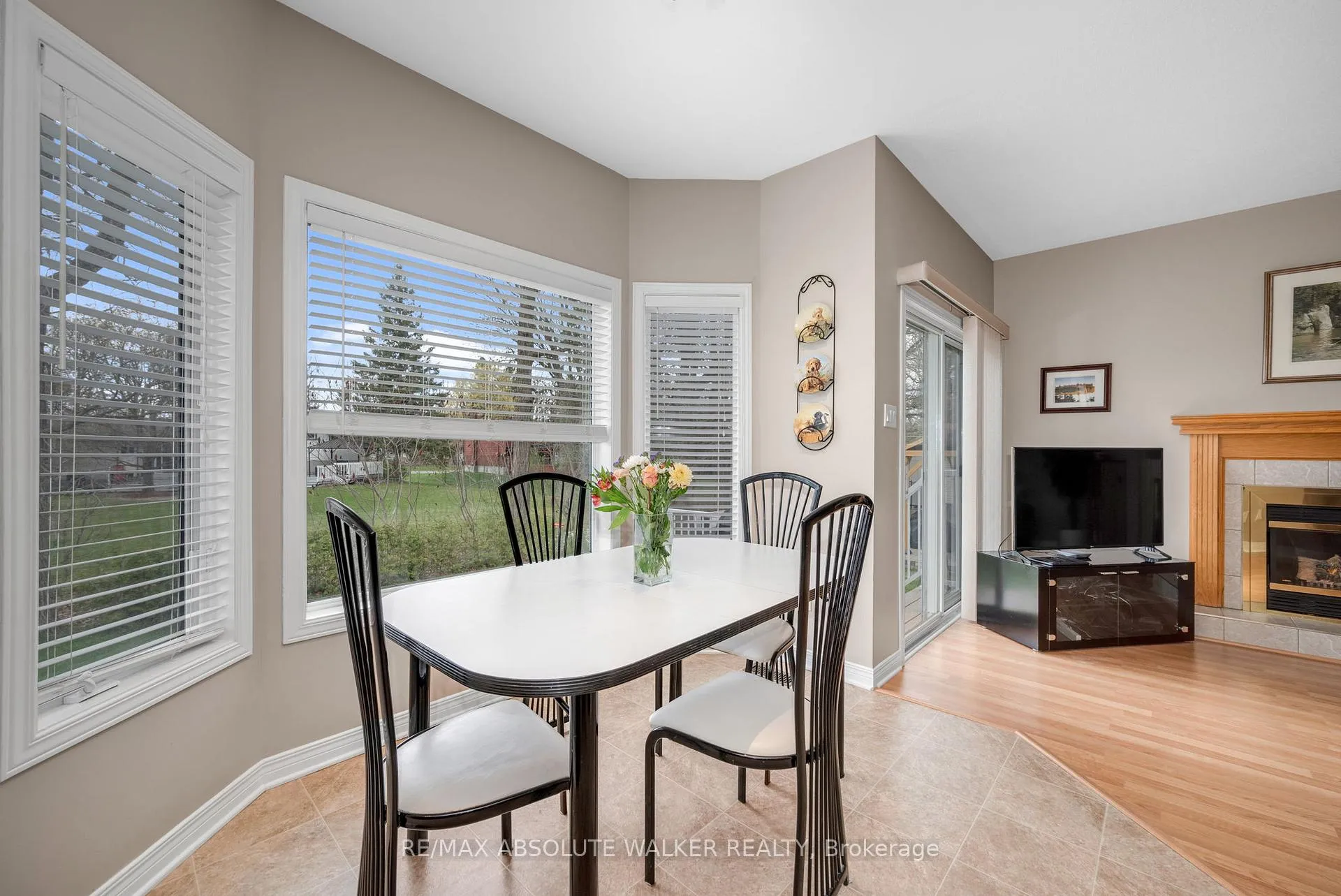Photo 14 of 20 Mary Hill Crescent, Ottawa, Richmond — HOMEH