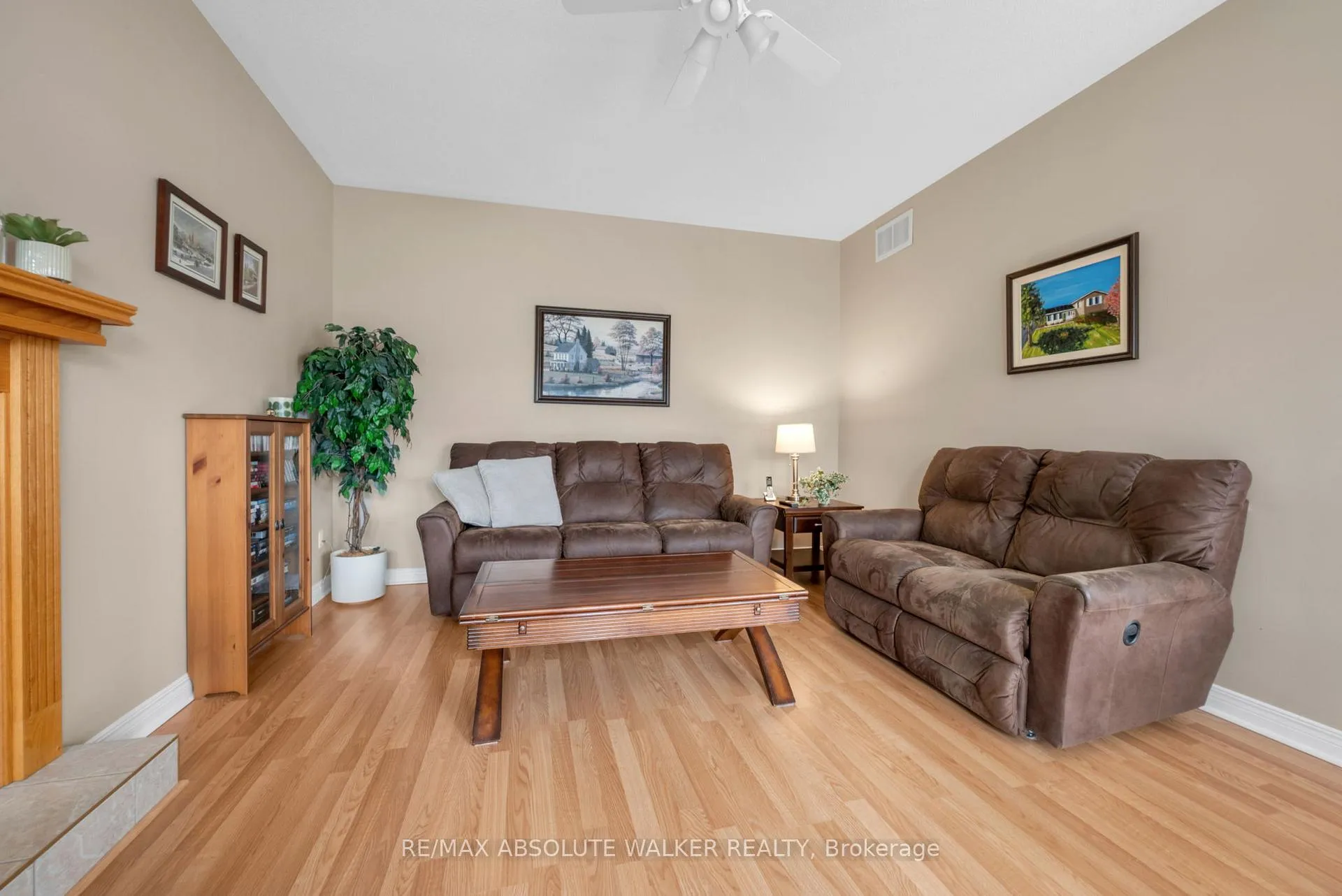 Photo 16 of 20 Mary Hill Crescent, Ottawa, Richmond — HOMEH