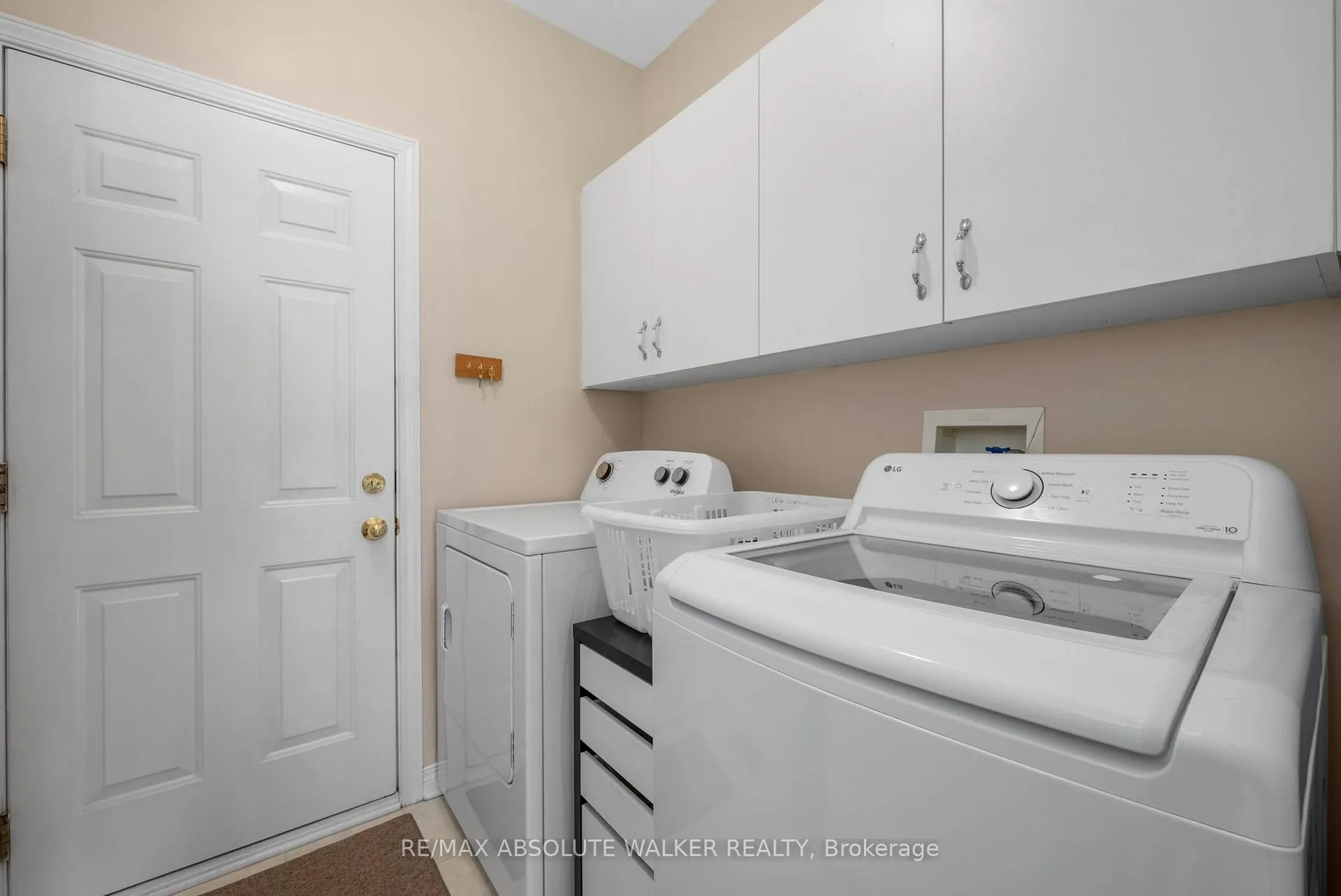 Photo 27 of 20 Mary Hill Crescent, Ottawa, Richmond — HOMEH