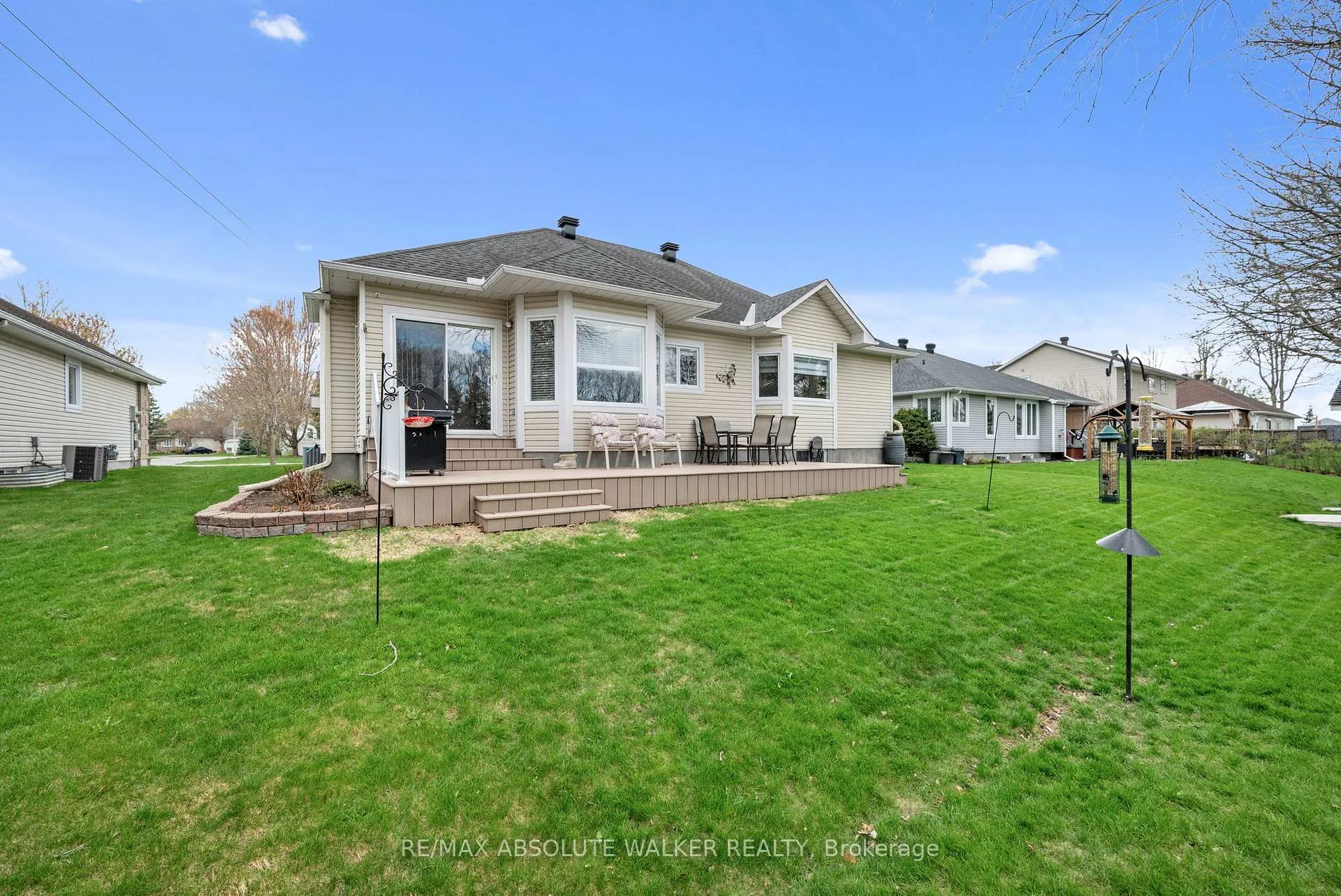 Photo 30 of 20 Mary Hill Crescent, Ottawa, Richmond — HOMEH