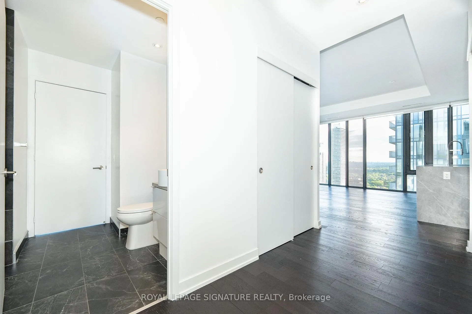 Photo 5 of Unit PH06, 185 Roehampton Avenue, Toronto, Mount Pleasant West — HOMEH