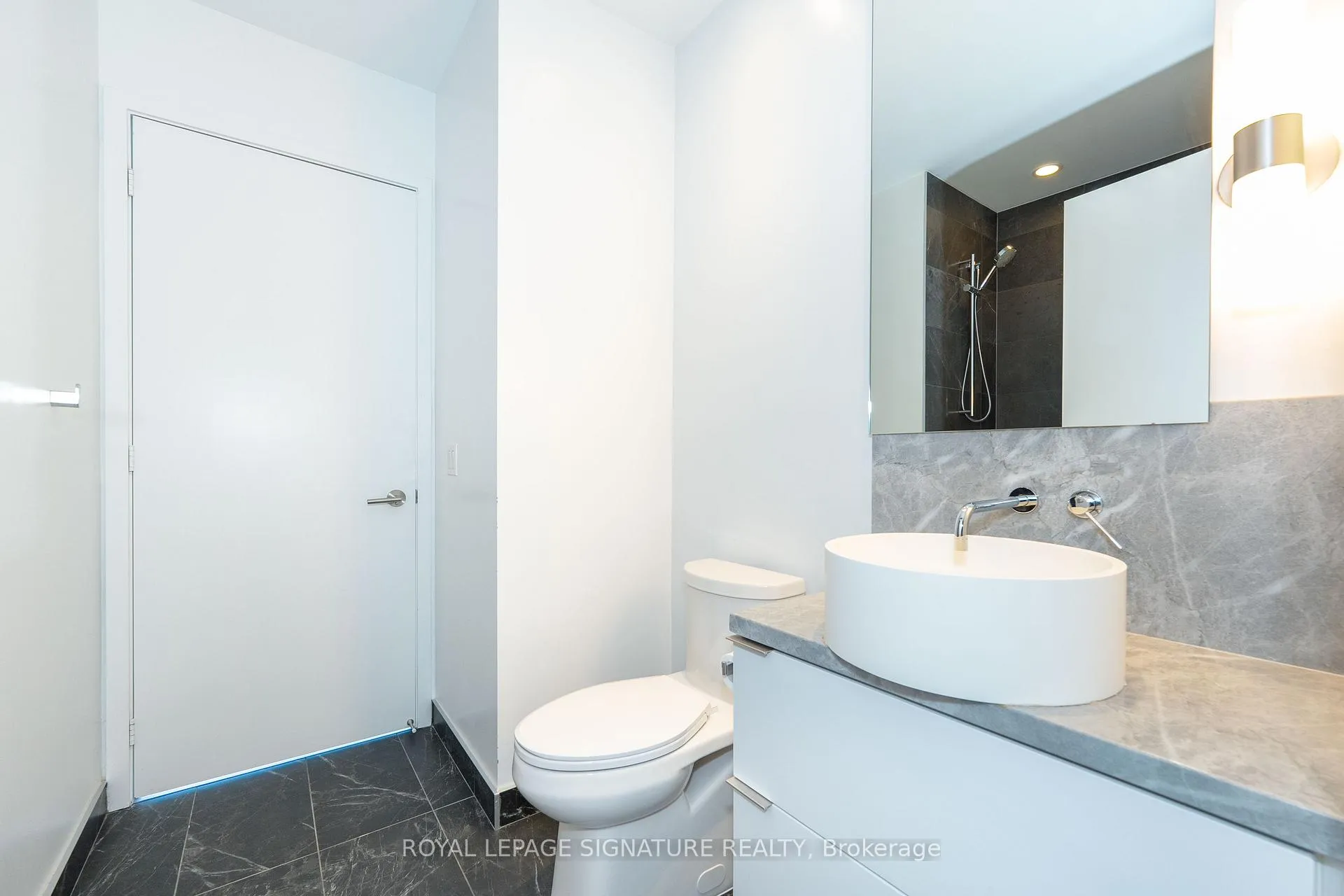 Photo 6 of Unit PH06, 185 Roehampton Avenue, Toronto, Mount Pleasant West — HOMEH