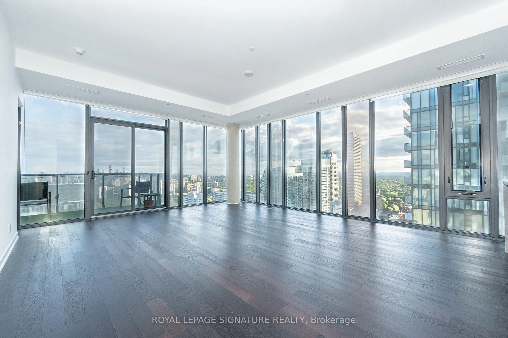 Photo 12 of Unit PH06, 185 Roehampton Avenue, Toronto, Mount Pleasant West — HOMEH