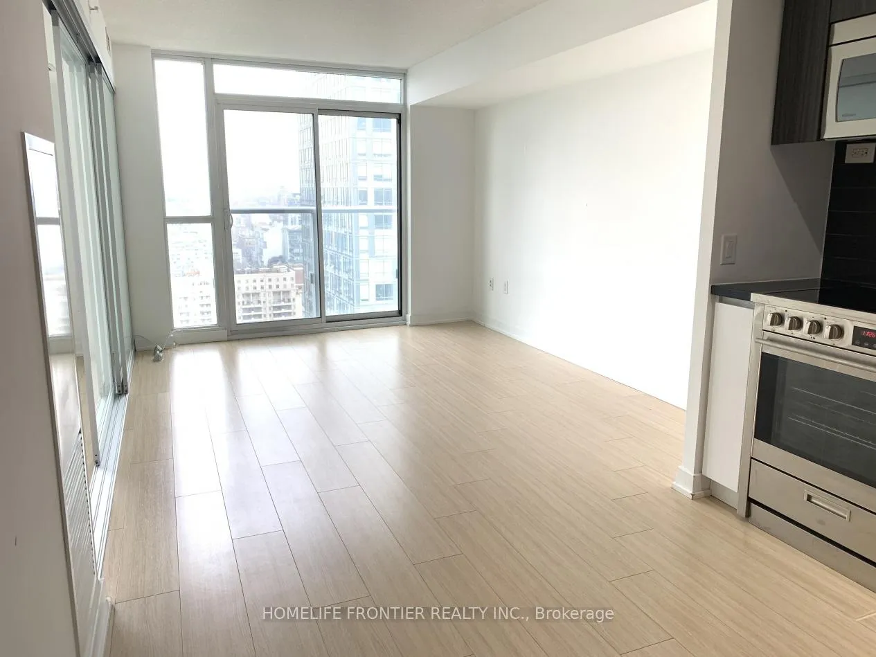 Photo 3 of Unit 2711, 85 Queens Wharf Road, Toronto, Waterfront Communities — HOMEH