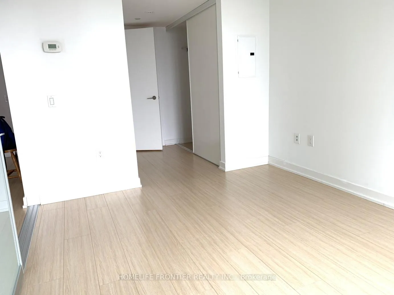 Photo 6 of Unit 2711, 85 Queens Wharf Road, Toronto, Waterfront Communities — HOMEH