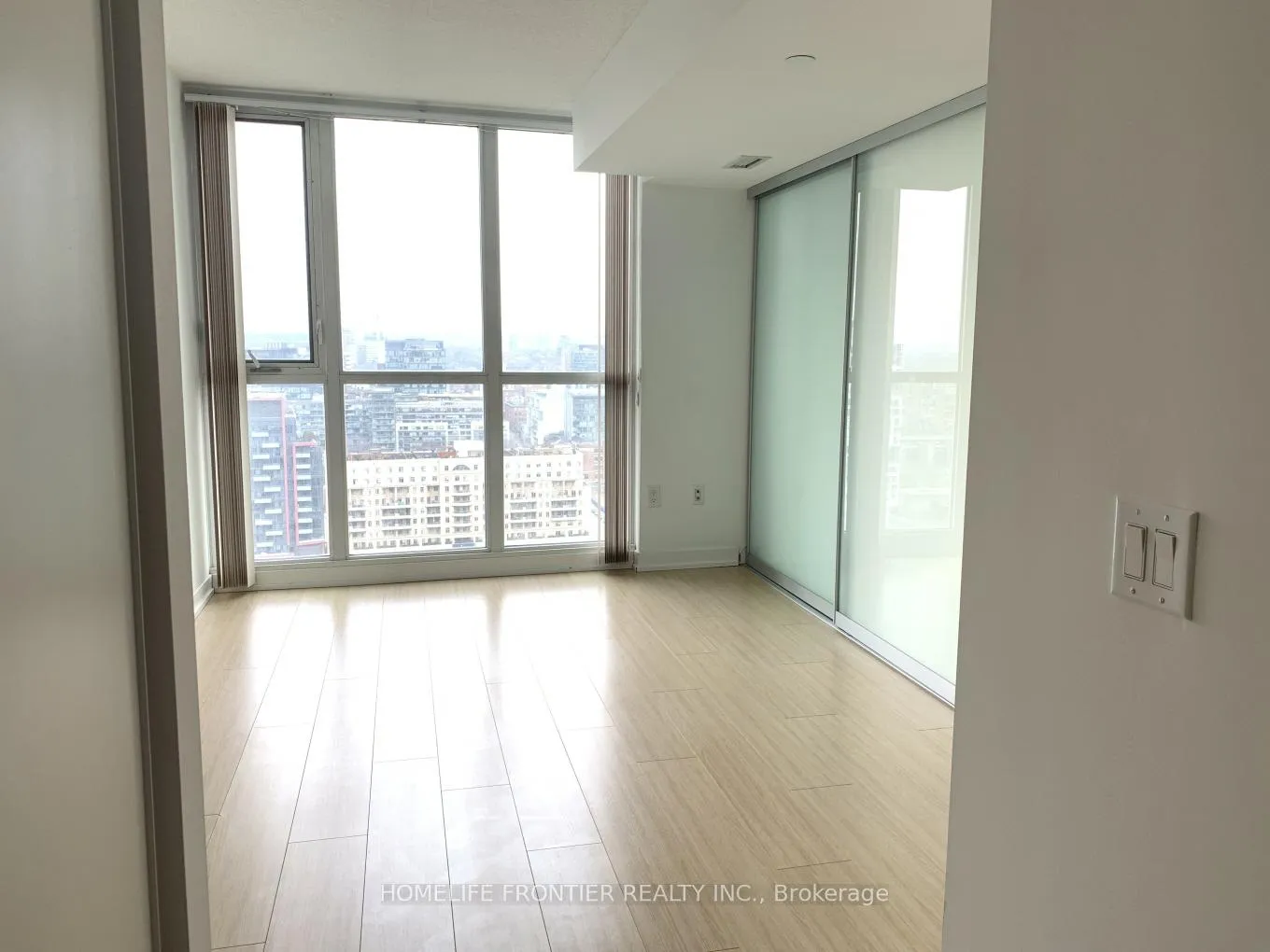 Photo 7 of Unit 2711, 85 Queens Wharf Road, Toronto, Waterfront Communities — HOMEH
