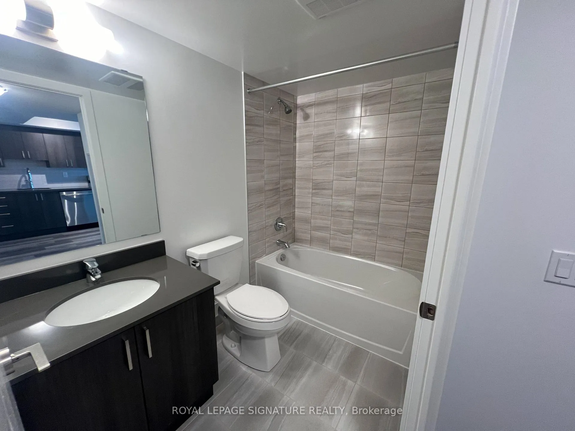 Photo 8 of Unit 2506, 1010 Sandy Beach Road, Pickering, Bay Ridges — HOMEH