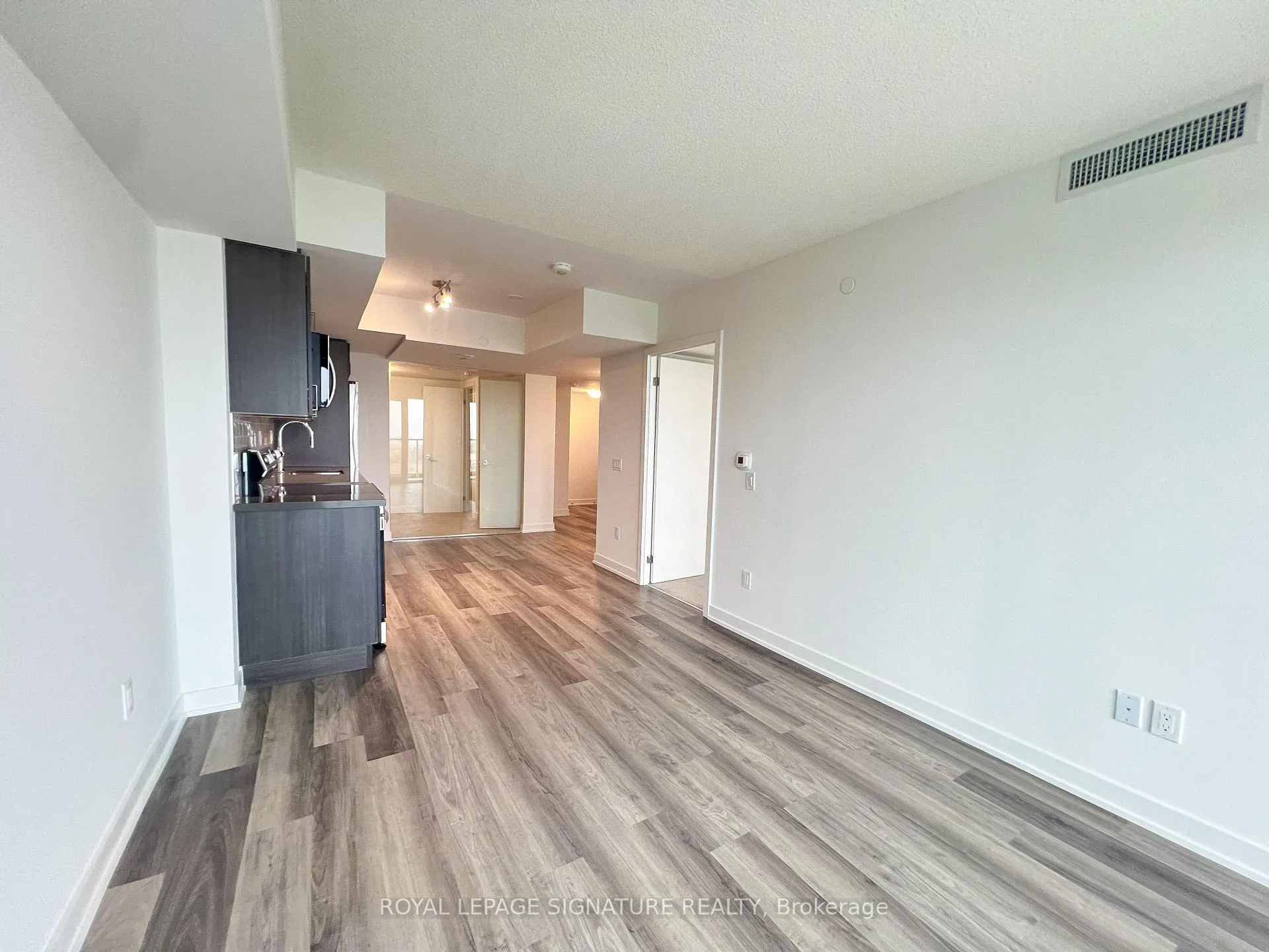 Photo 11 of Unit 2506, 1010 Sandy Beach Road, Pickering, Bay Ridges — HOMEH